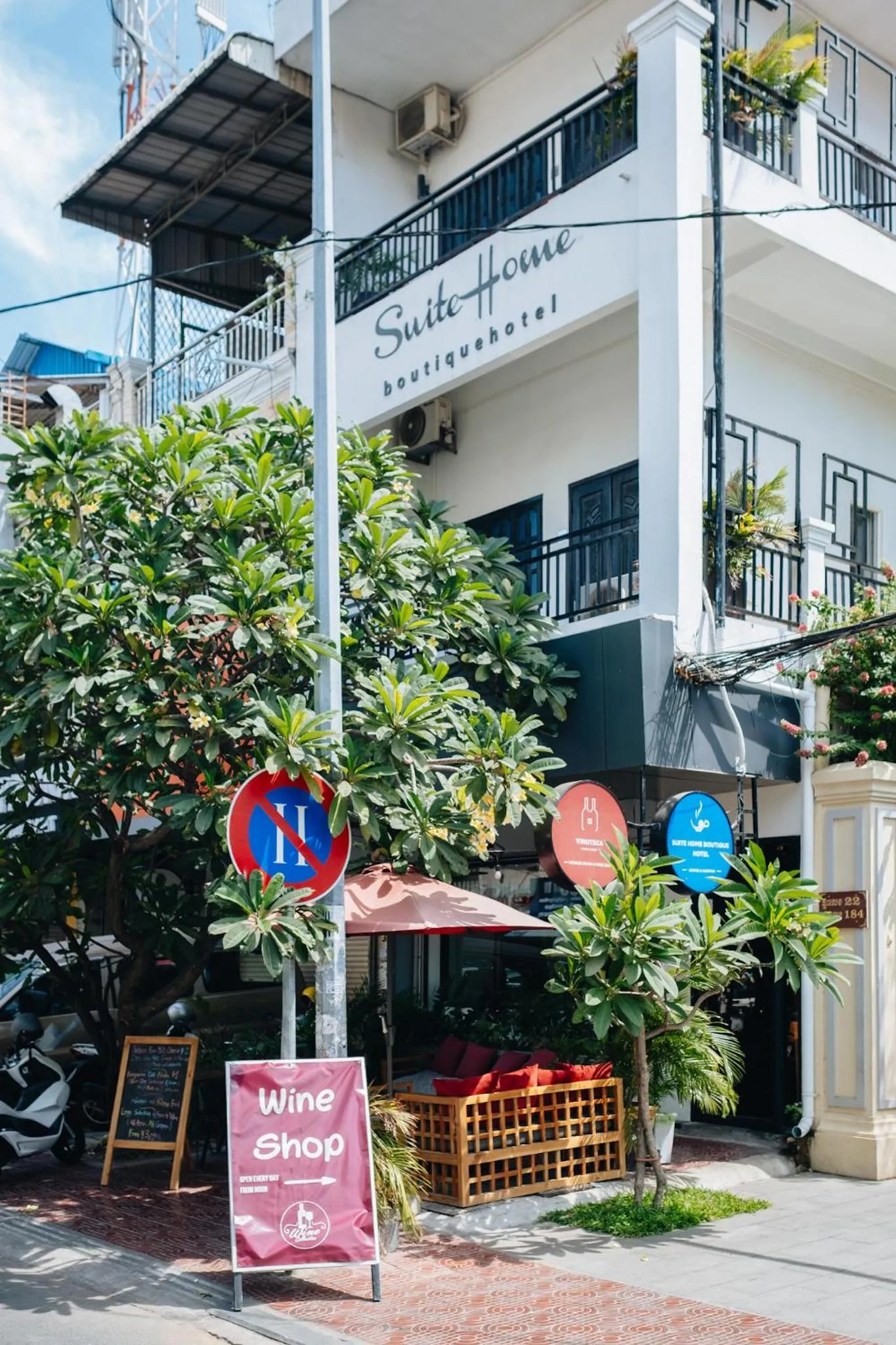 Property building in Suite Home Boutique Hotel