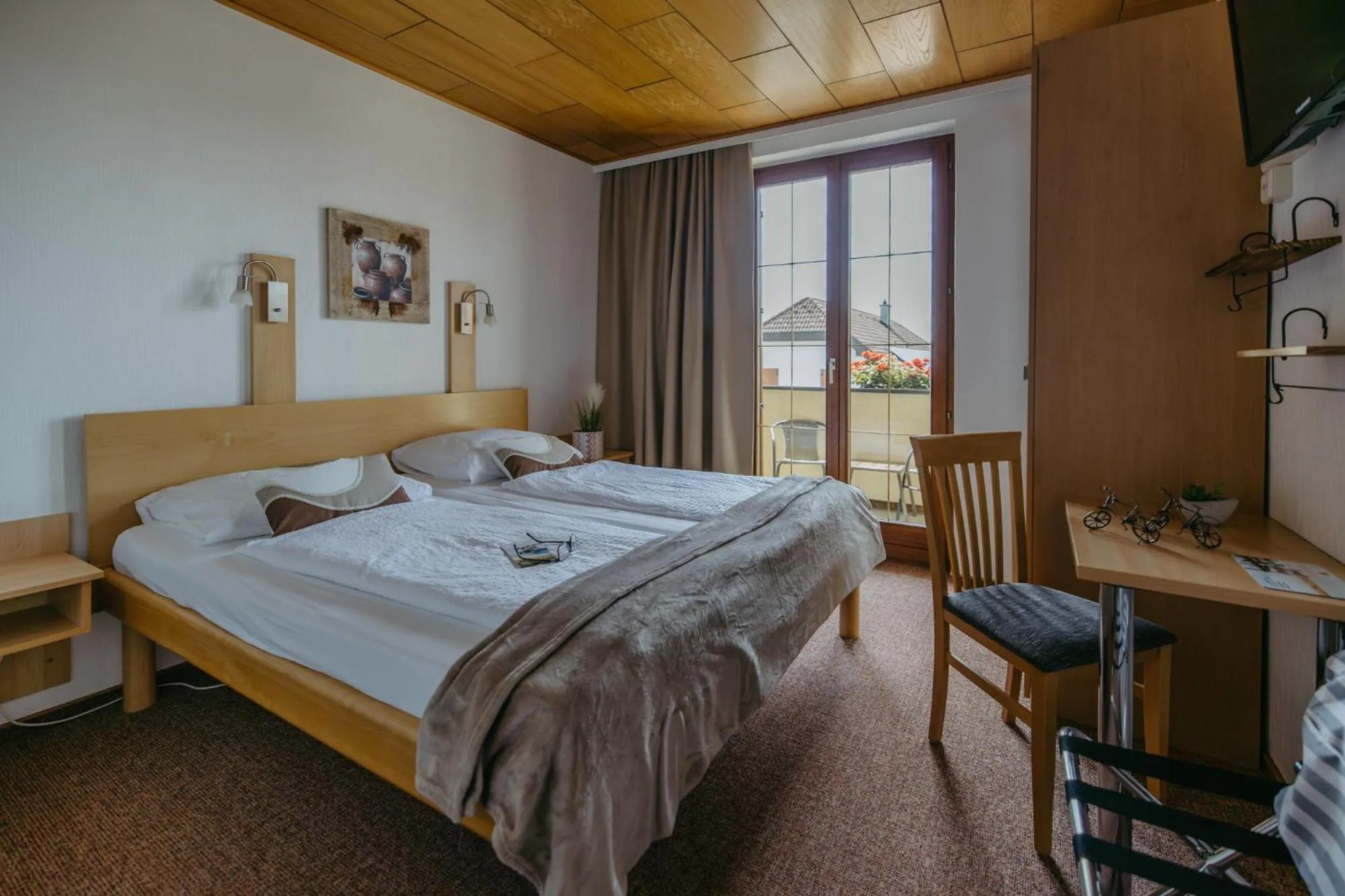 Photo of the whole room, Bed in Haus Martin - Schneeberger