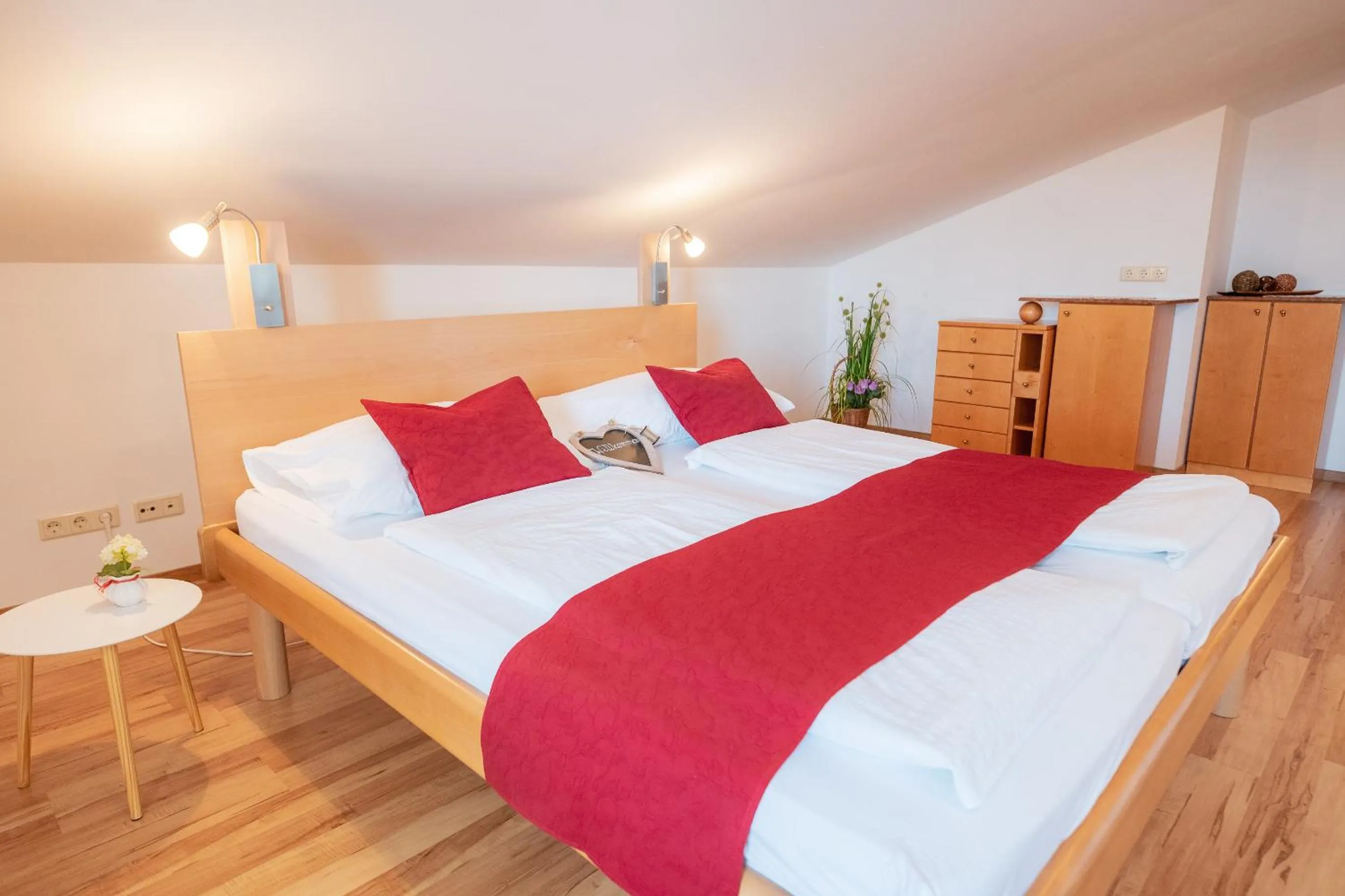 Photo of the whole room, Bed in Haus Martin - Schneeberger