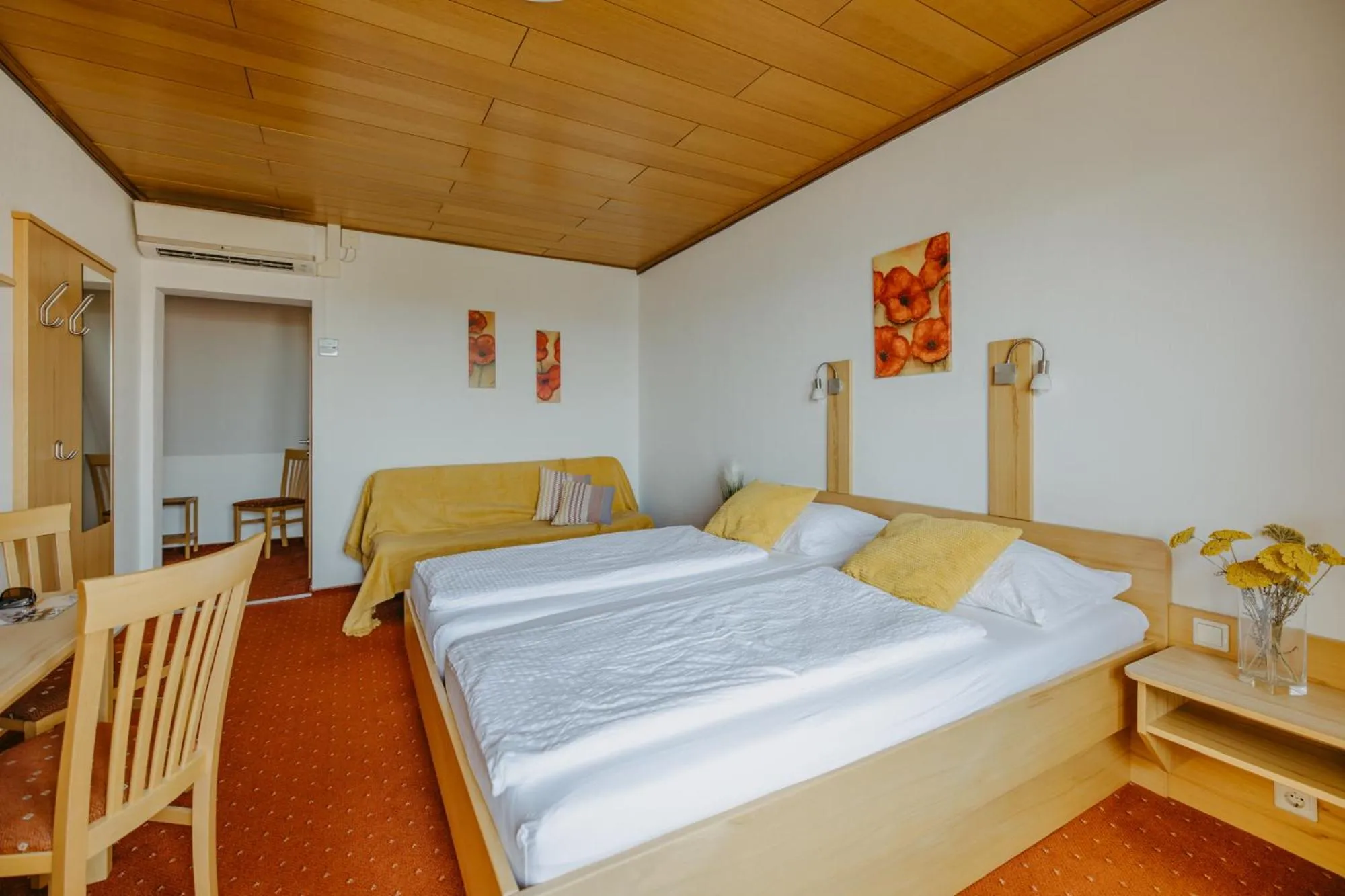Photo of the whole room, Bed in Haus Martin - Schneeberger
