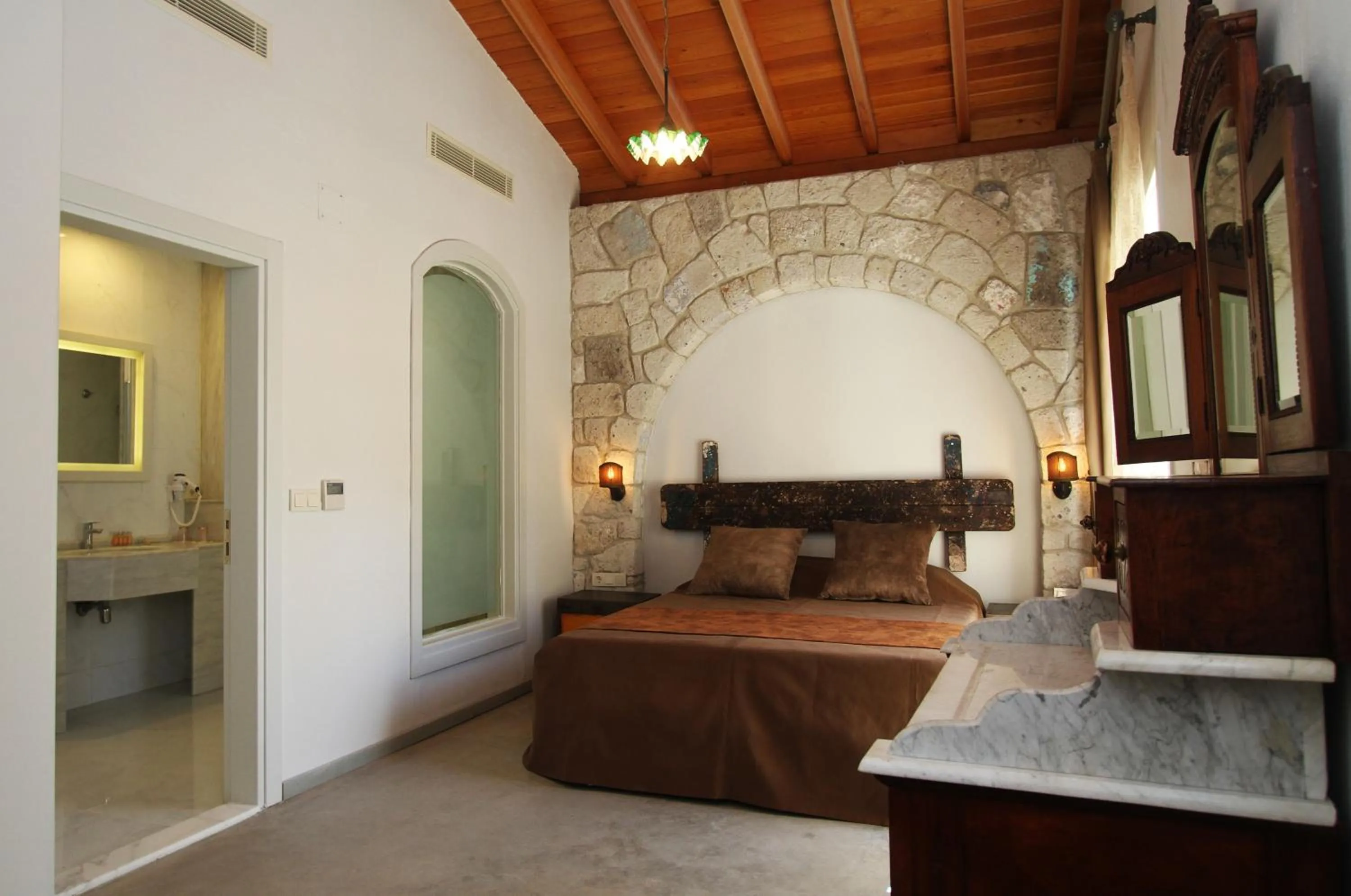 Photo of the whole room in Alacati Kostem Hotel - Special Category