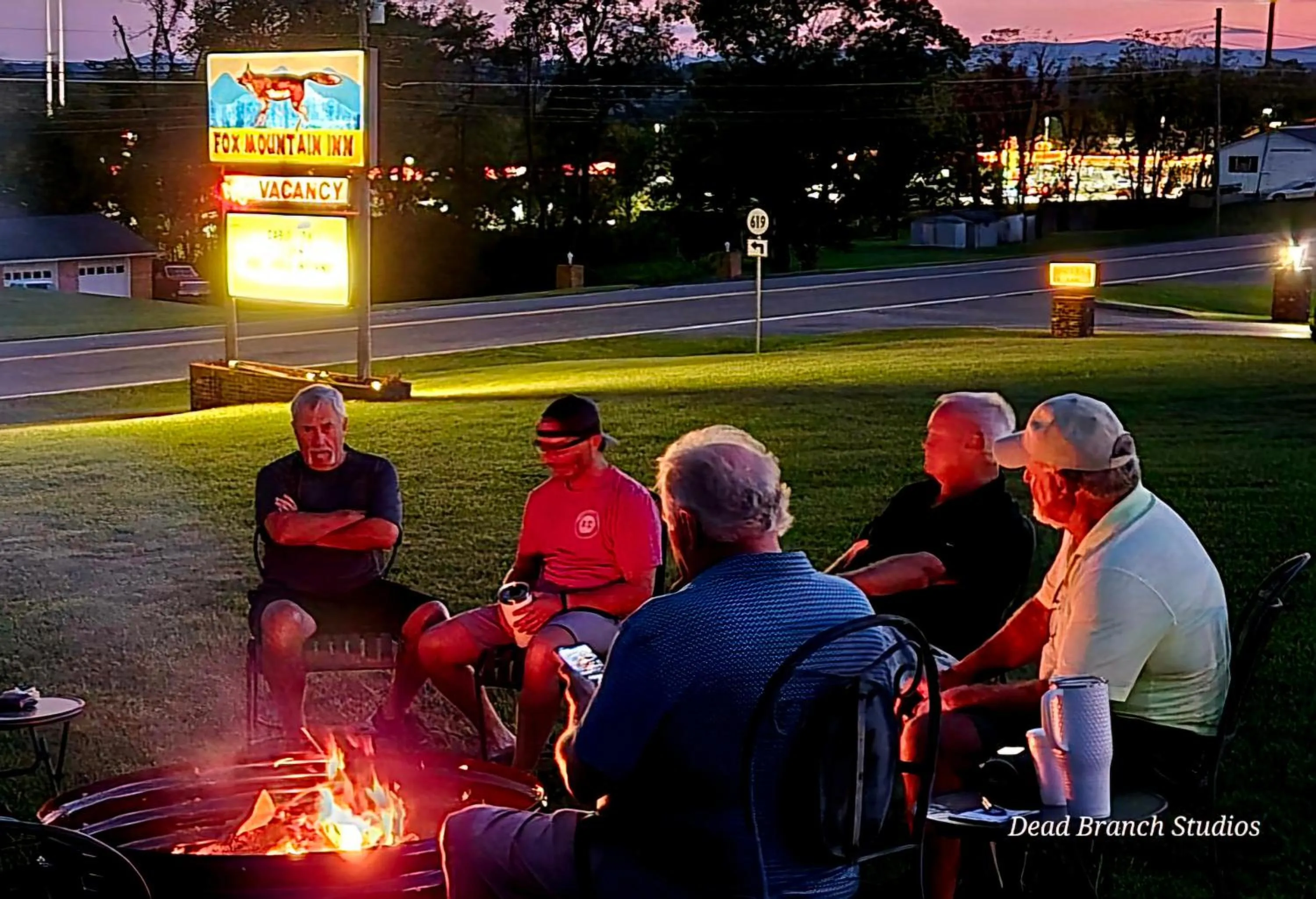Seating area in Fox Mountain Inn