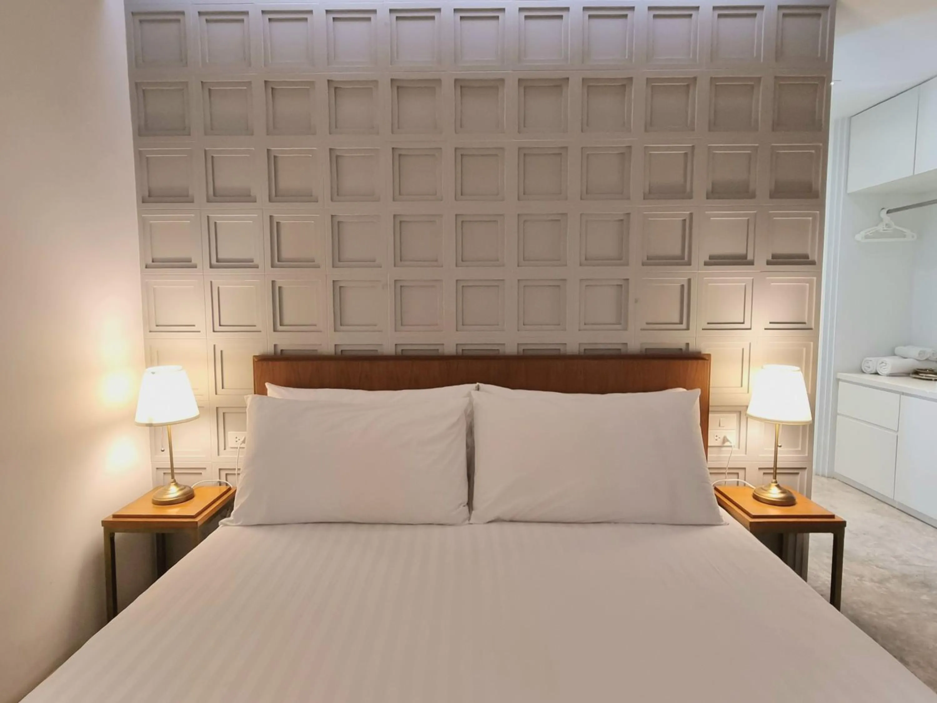 Bed in Vali Villa Bangkok