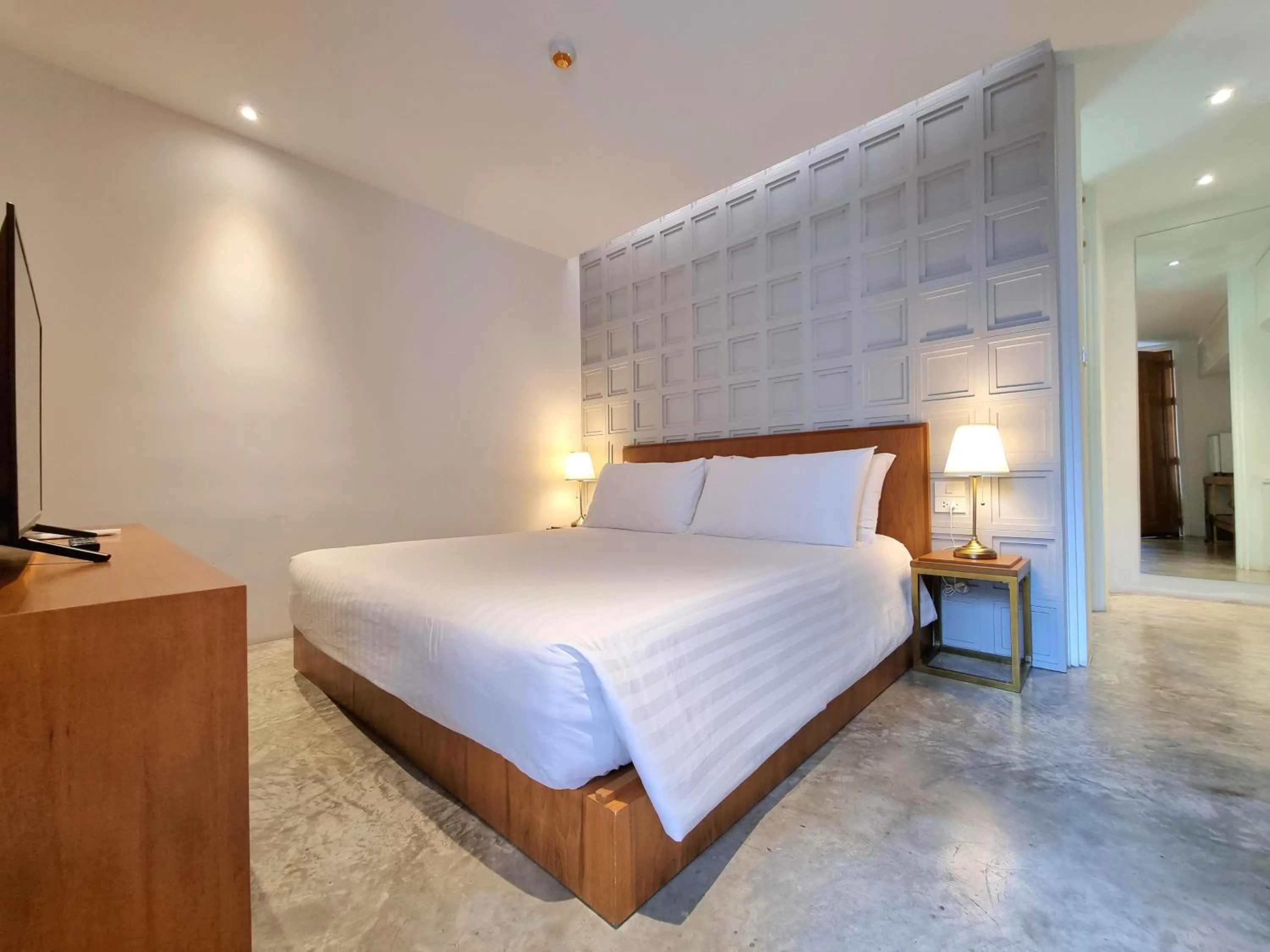 Photo of the whole room, Bed in Vali Villa Bangkok