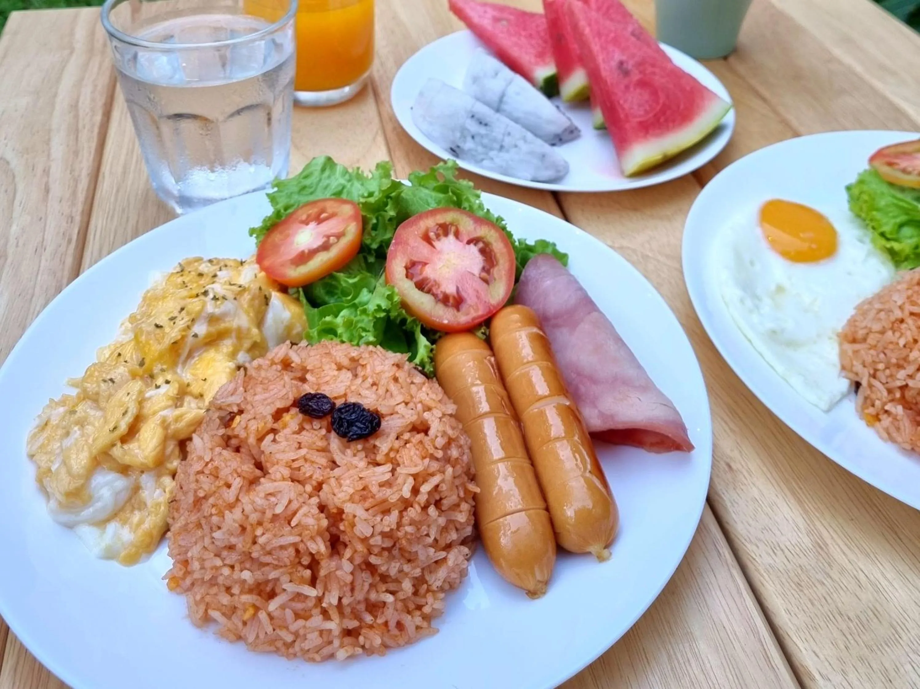 Asian breakfast in Vali Villa Bangkok