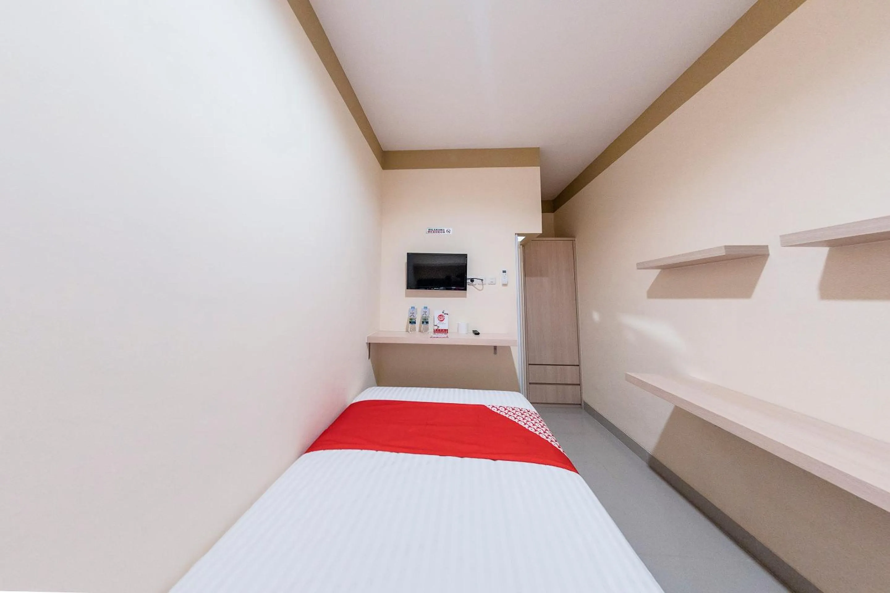 Bedroom, Bed in Hotel O Balcon Biru