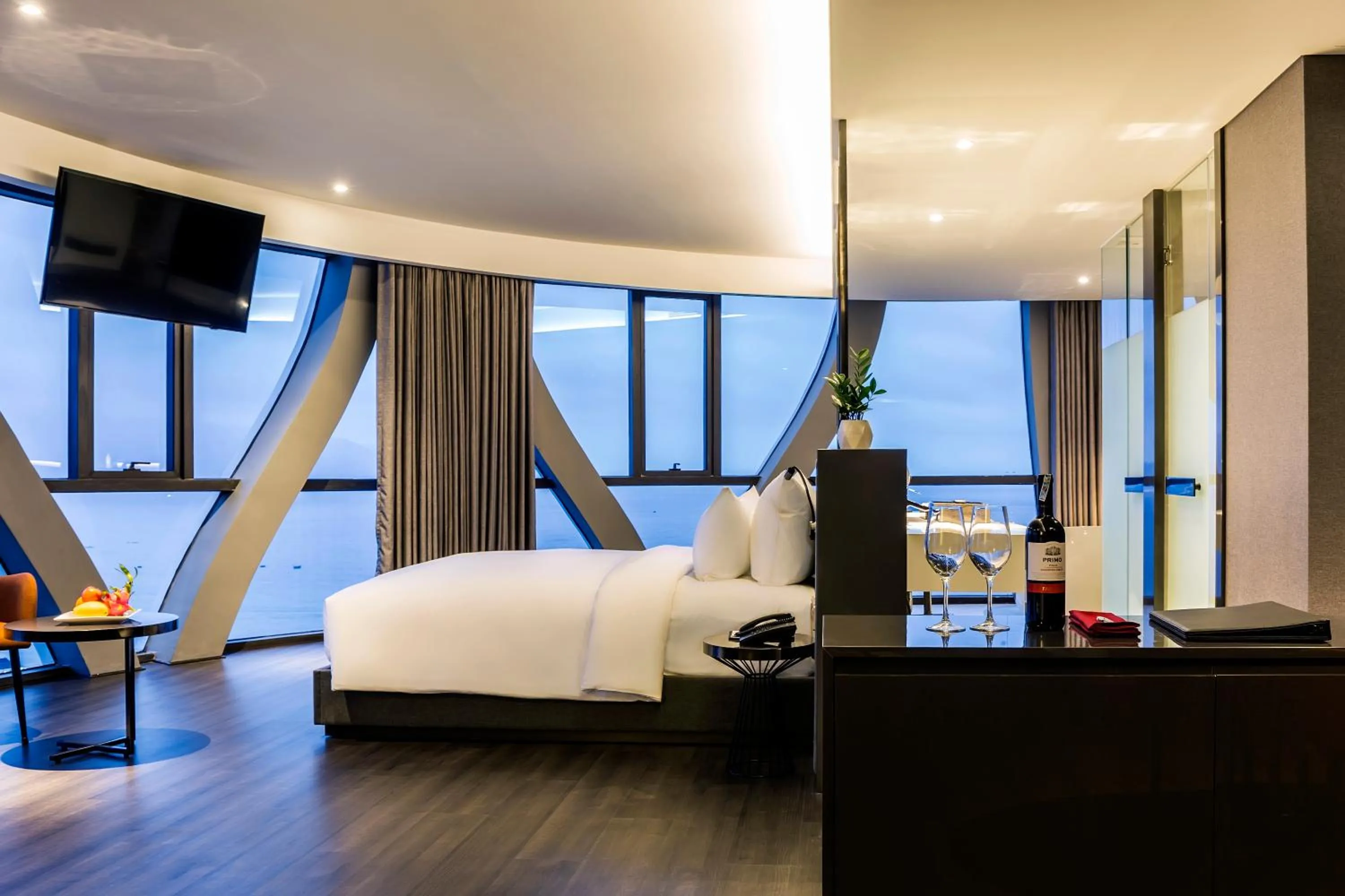 Communal lounge/ TV room, Bed in Stella Maris Beach Danang