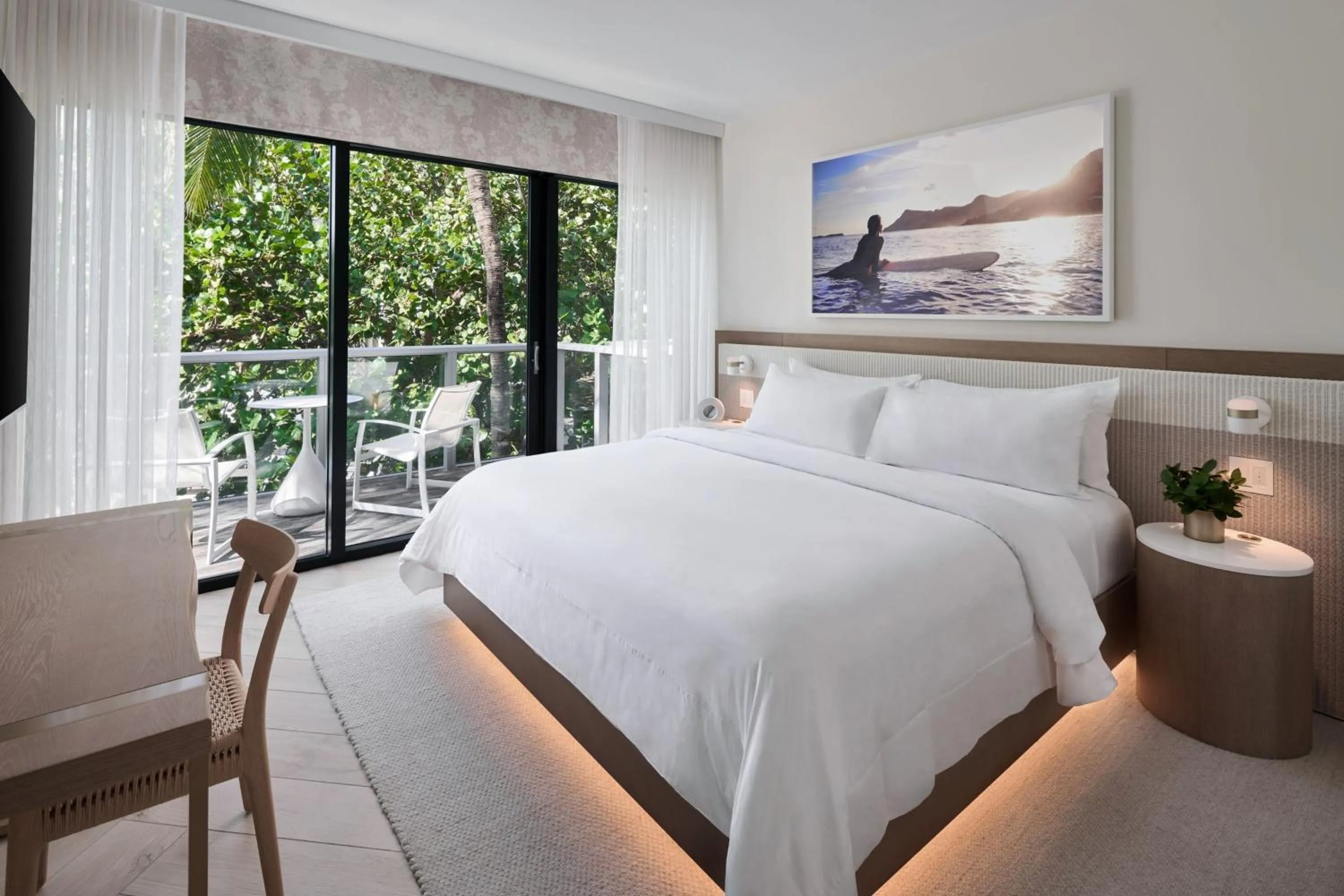 Bedroom, Bed in W South Beach