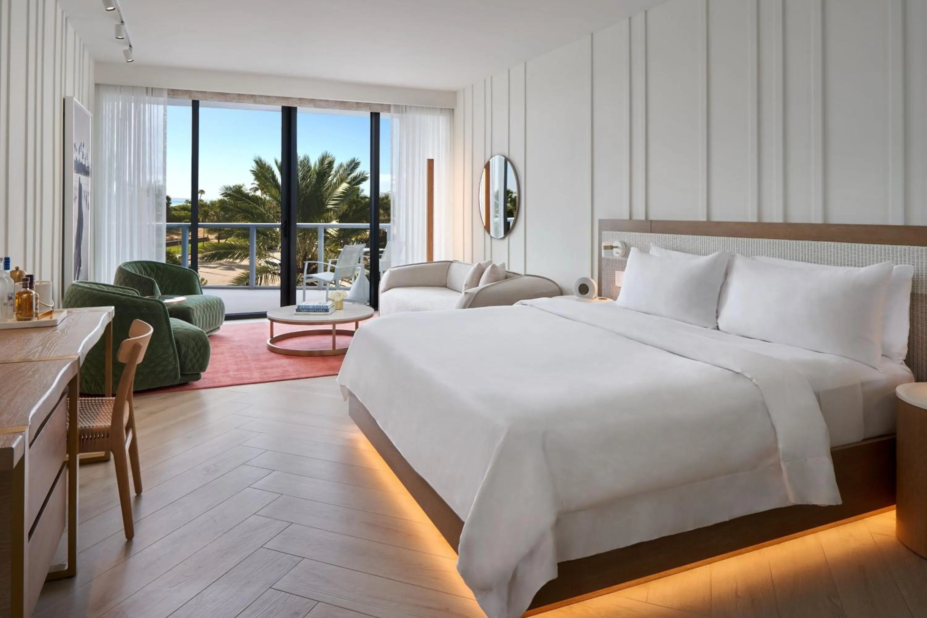 Living room, Bed in W South Beach