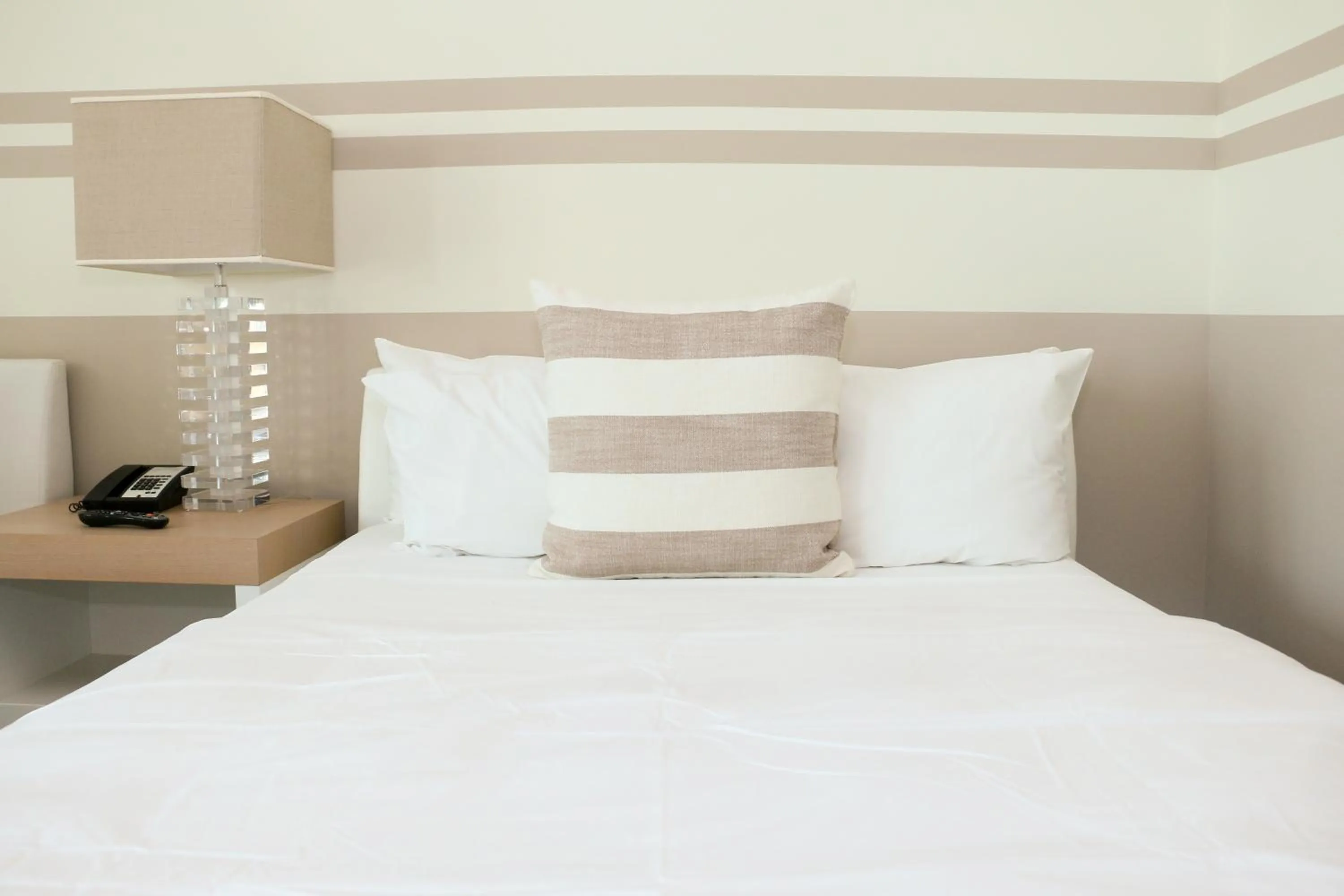 Bedroom, Bed in The Local House