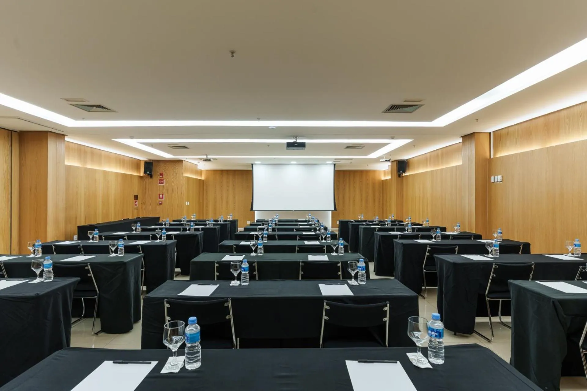 Meeting/conference room in Cullinan Hplus Premium