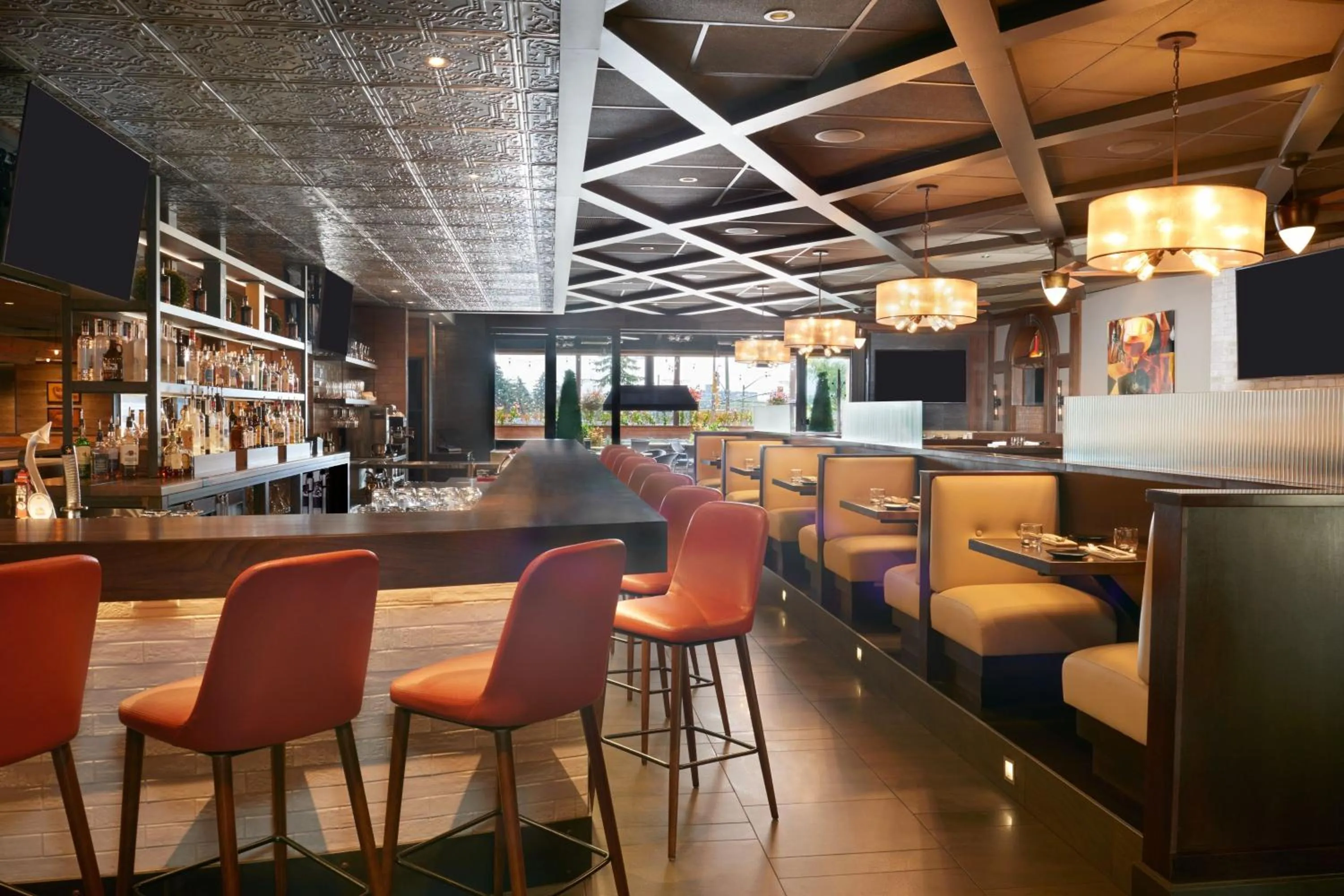 Lounge or bar in Courtyard by Marriott Kitchener