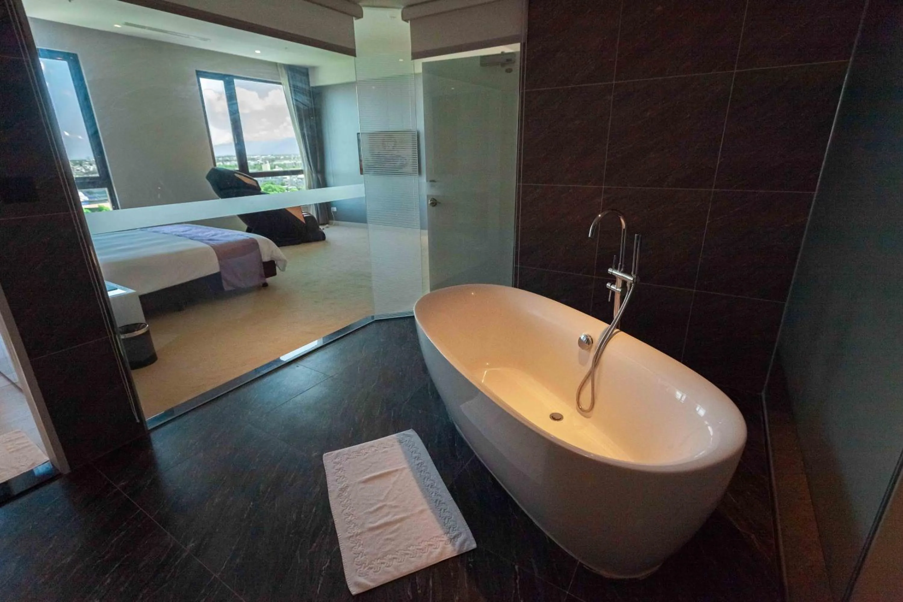 Bathroom, Bed in Rice Resort Hotel