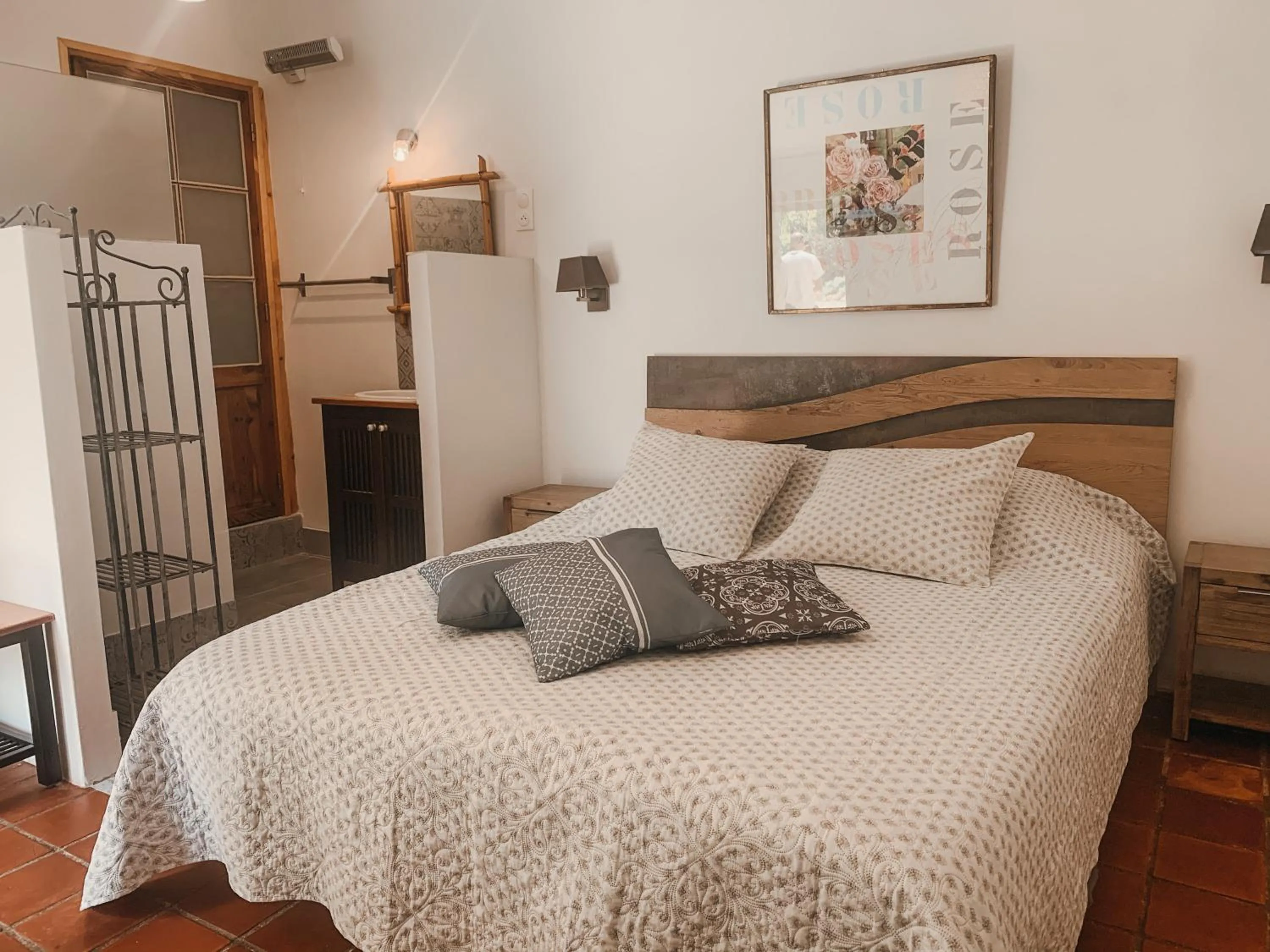 Double Room with Patio in Mas Escombelle