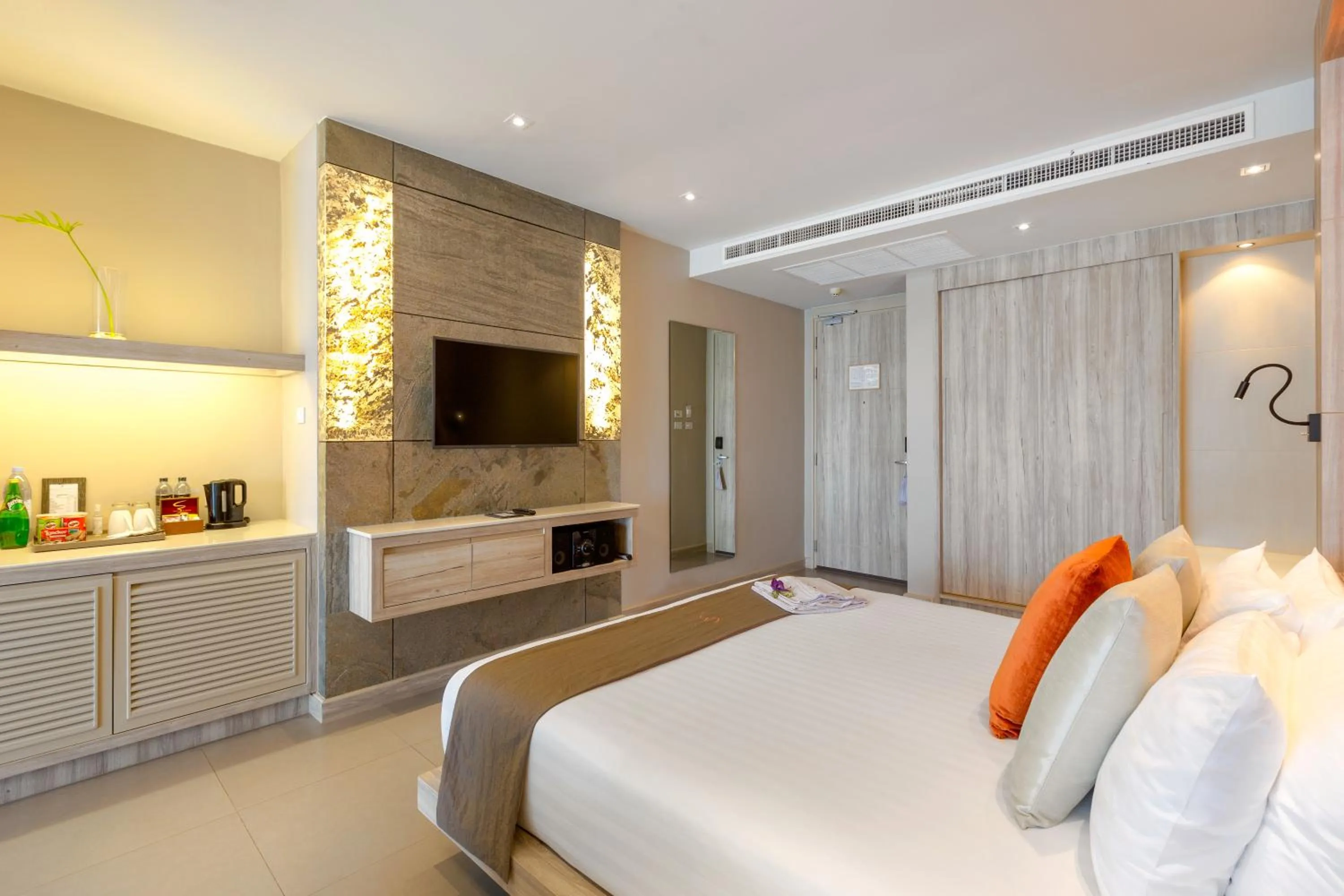 TV and multimedia, Bed in Cape Sienna Phuket Gourmet Hotel & Villas - SHA Extra Plus