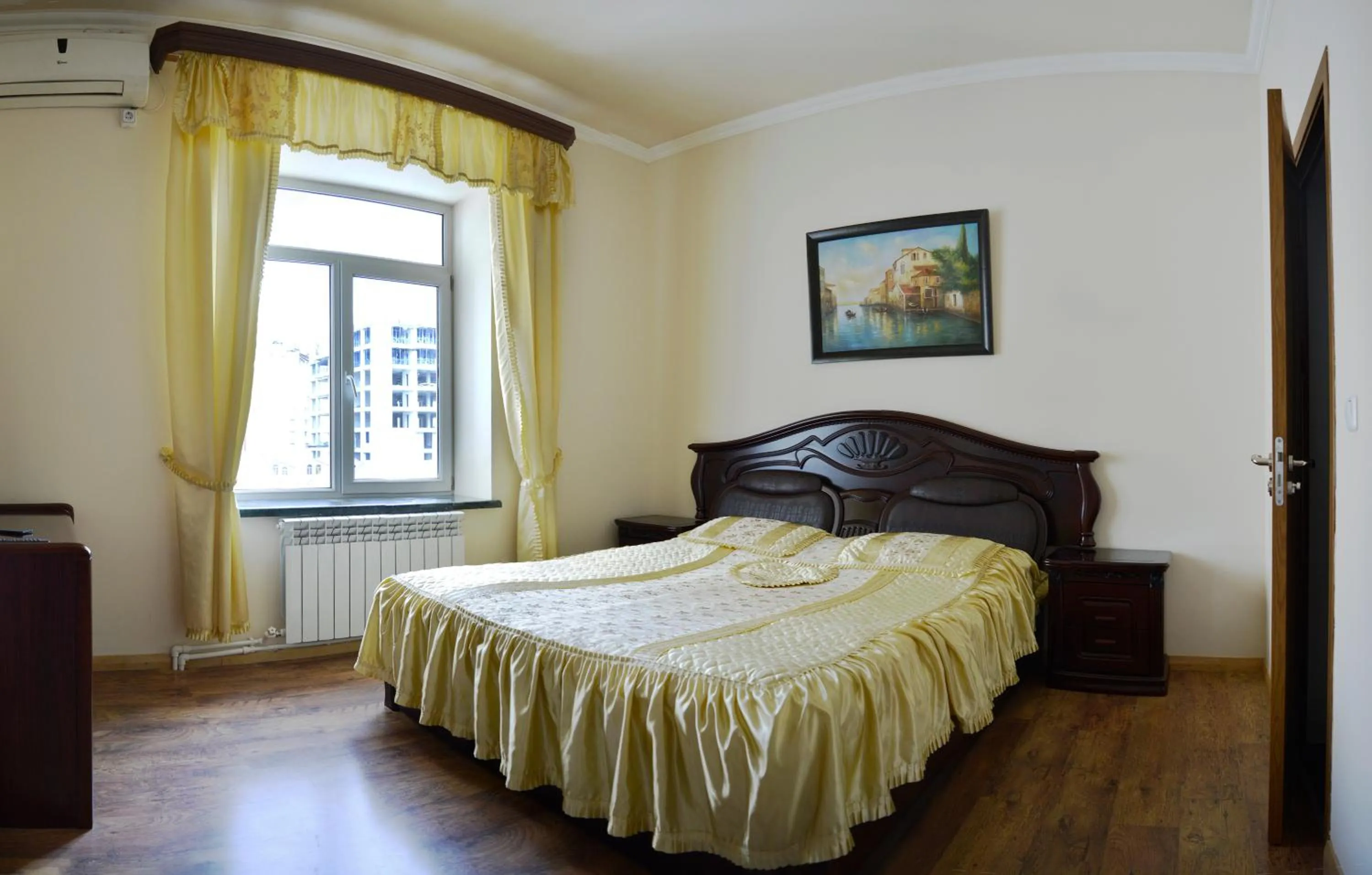 Bedroom, Bed in Family Hotel