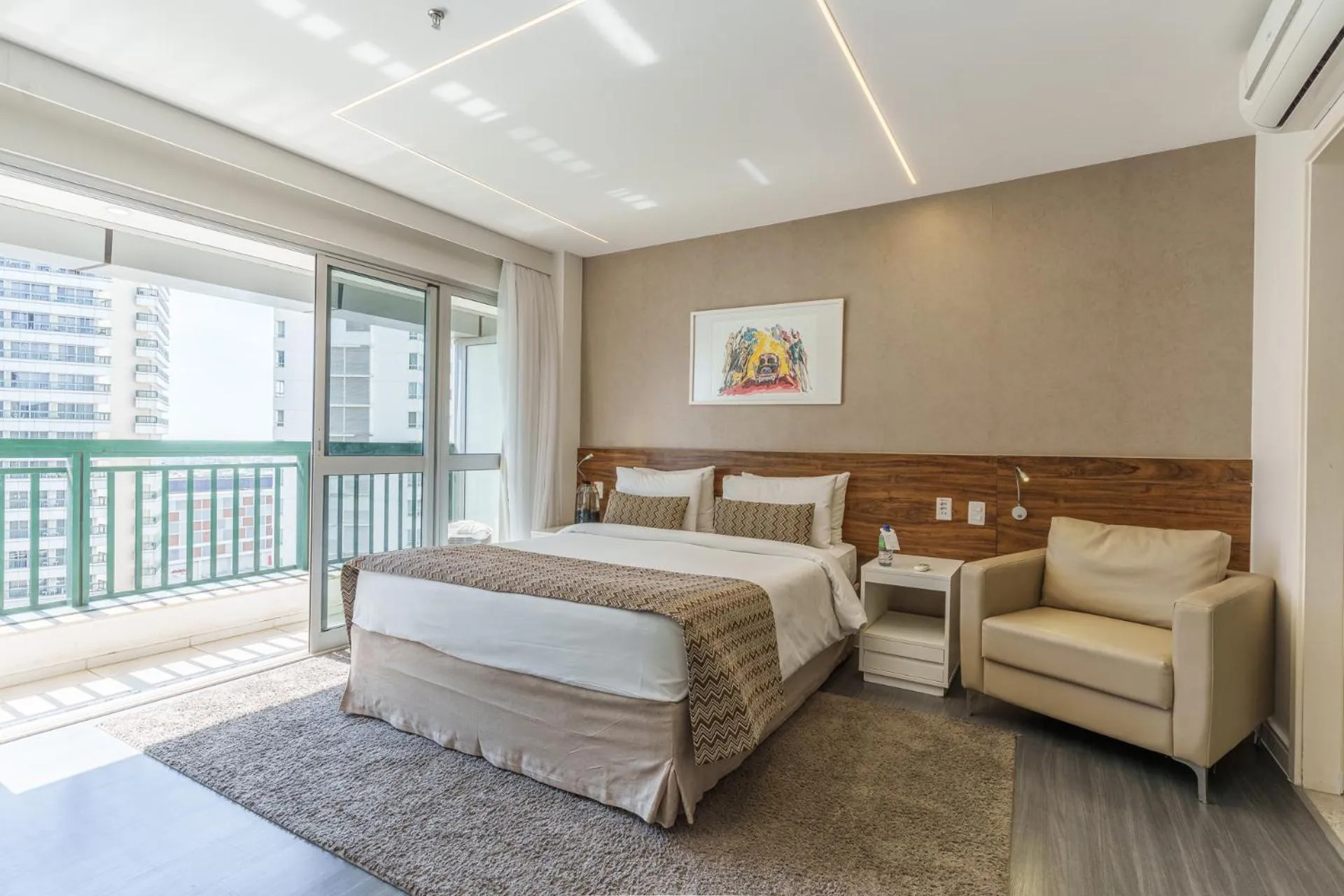 Photo of the whole room, Bed in Fusion Hplus Express +