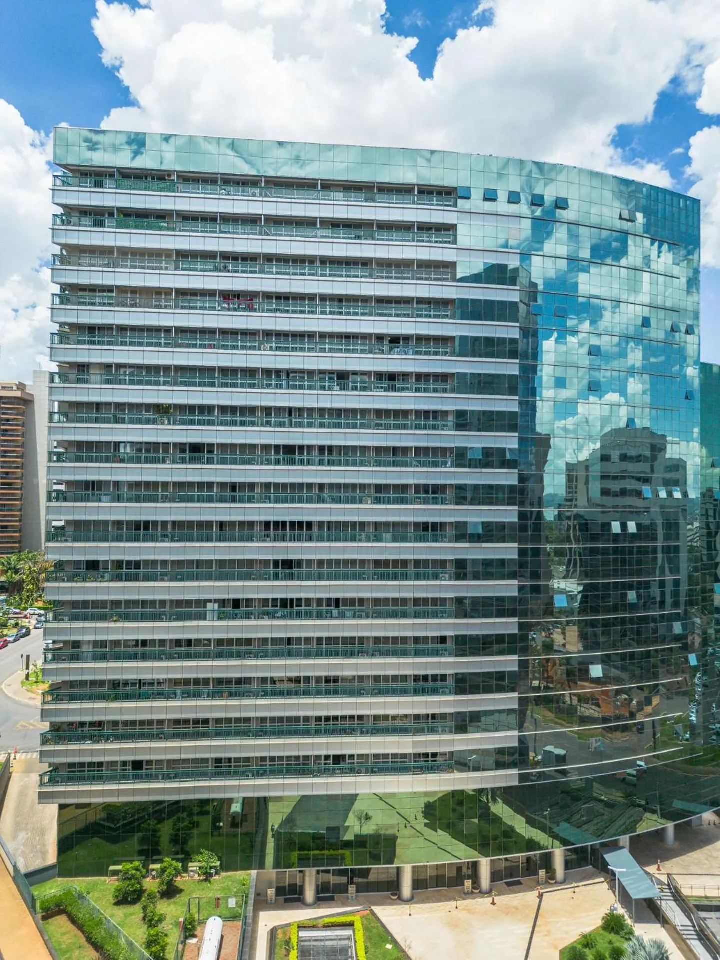 Facade/entrance in Fusion Hplus Express +