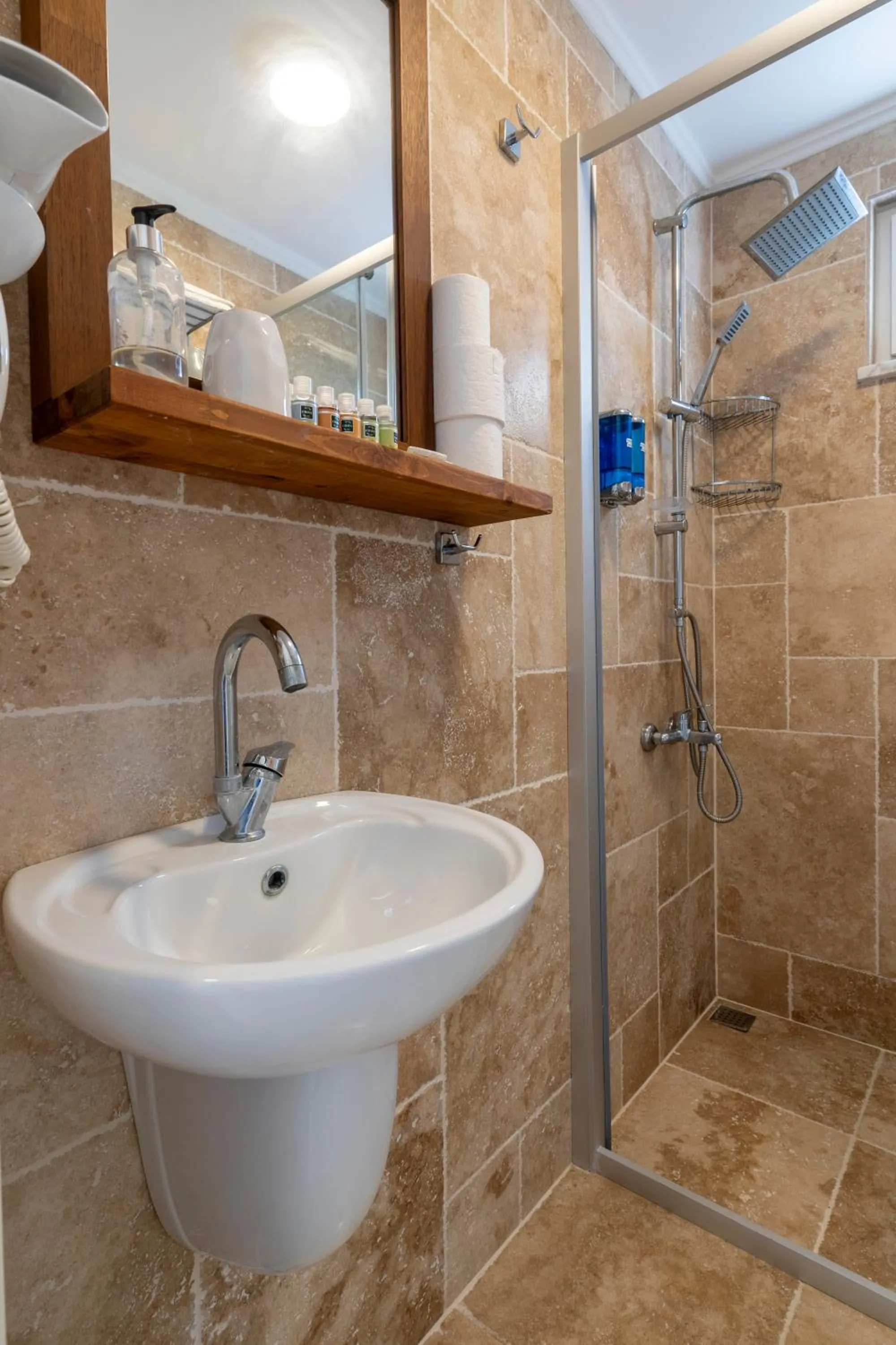 Shower in HOTEL DALYANCE