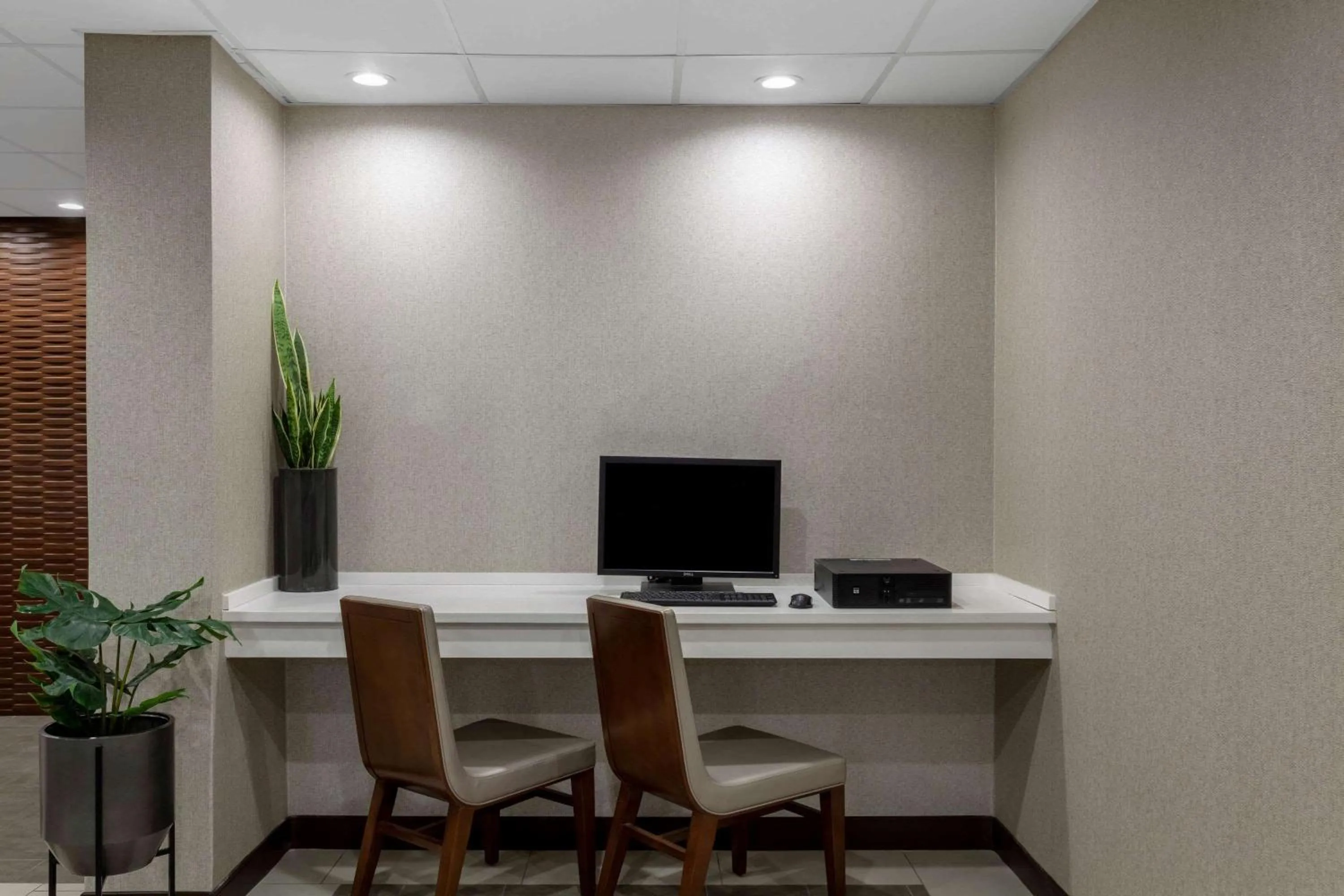 On site in Nobile Hotel Parkway at Celebration Orlando Very Close to Disney Theme Parks