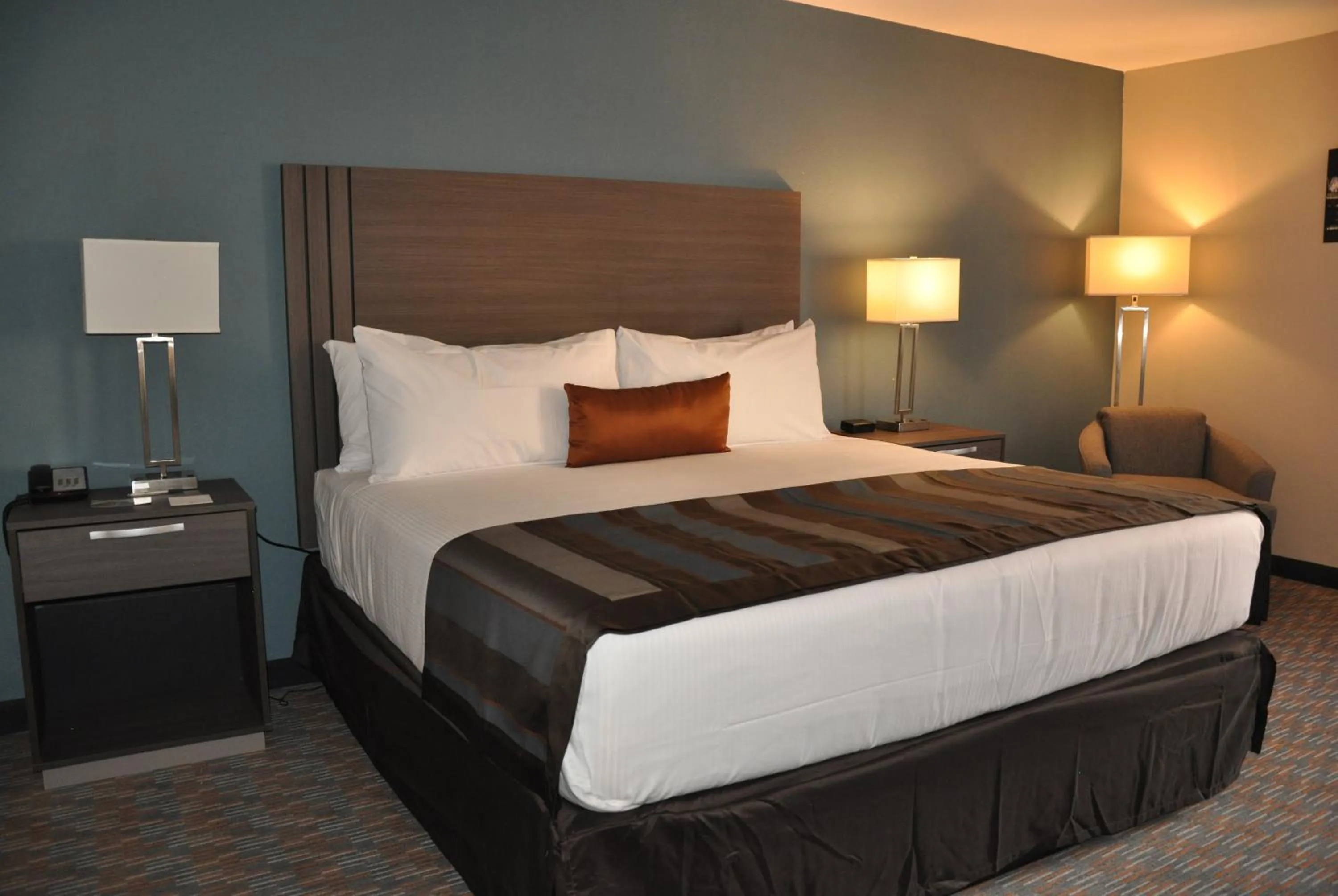 Bedroom, Bed in Nobile Hotel Parkway at Celebration Orlando Very Close to Disney Theme Parks