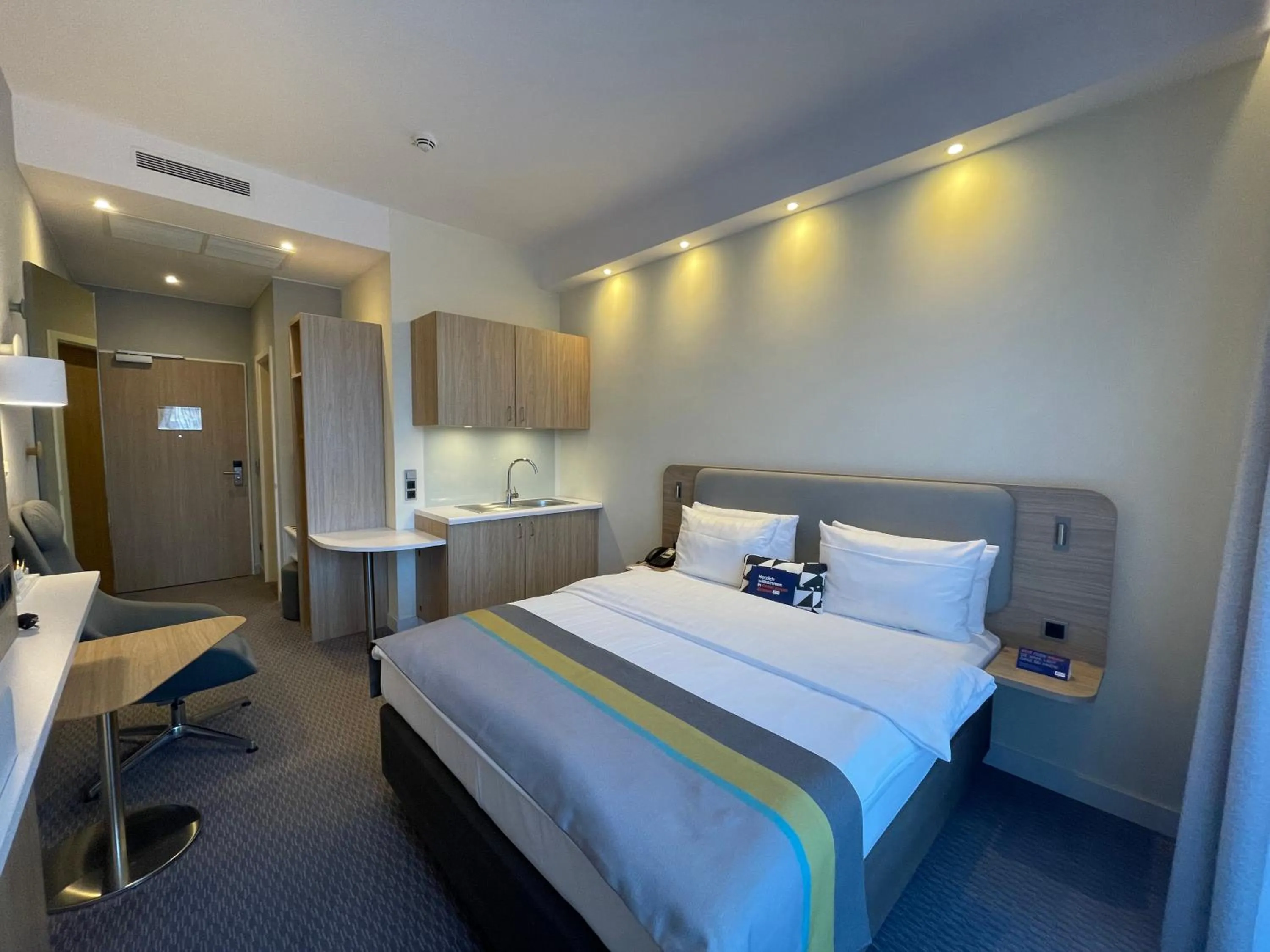 Bed in Holiday Inn Express - Merzig by IHG