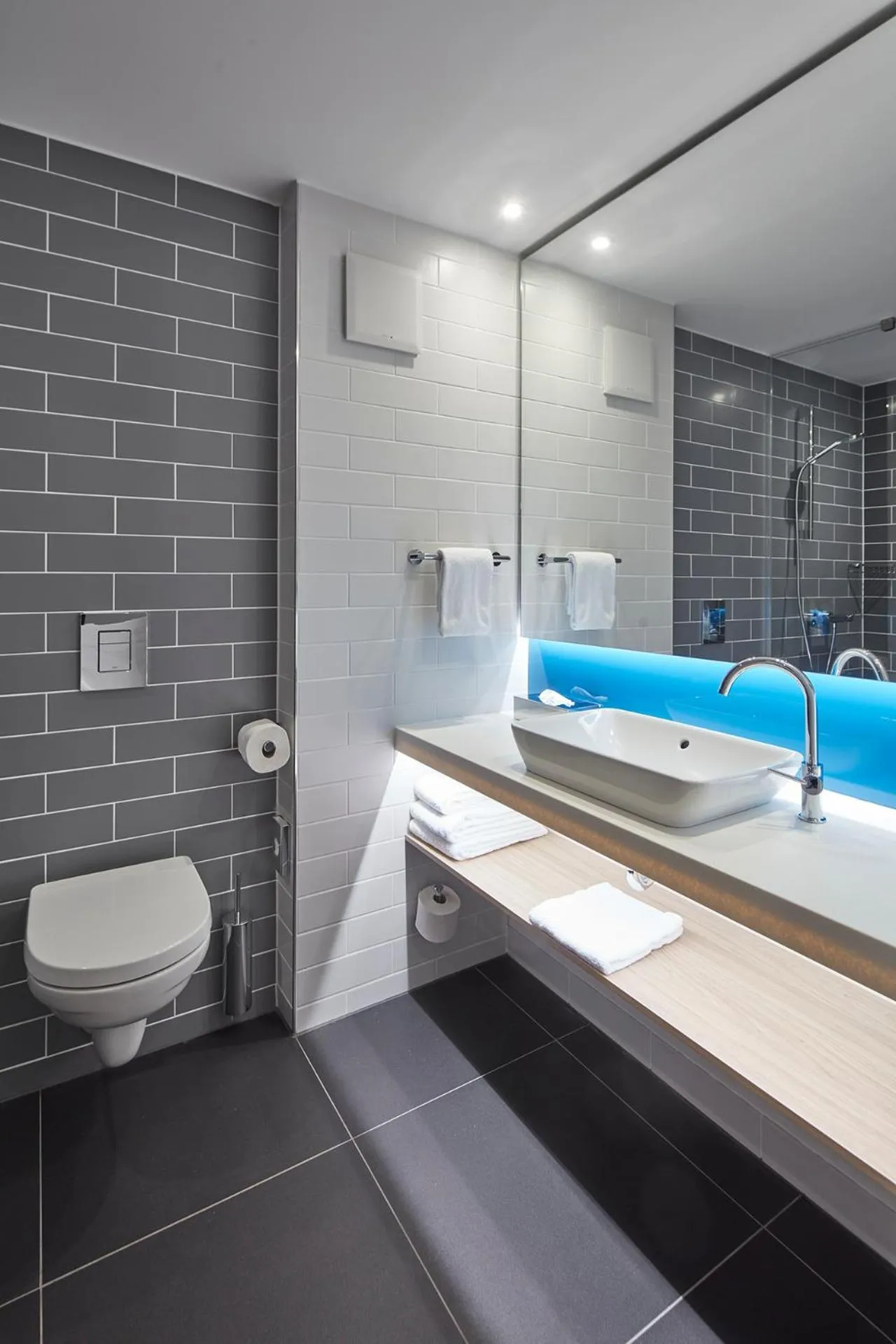 Bathroom in Holiday Inn Express - Merzig by IHG