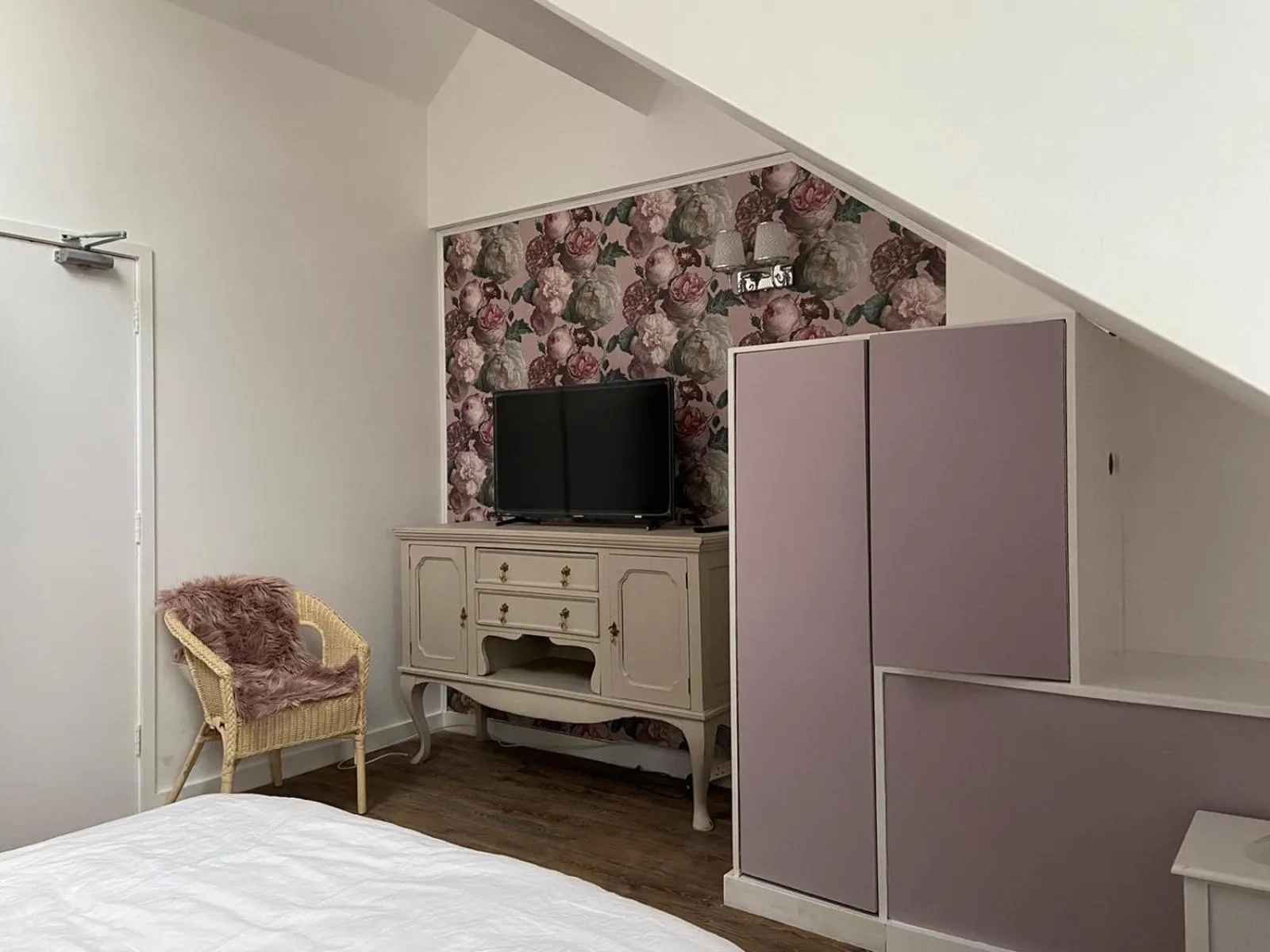 TV and multimedia, Bed in Croydon Hall