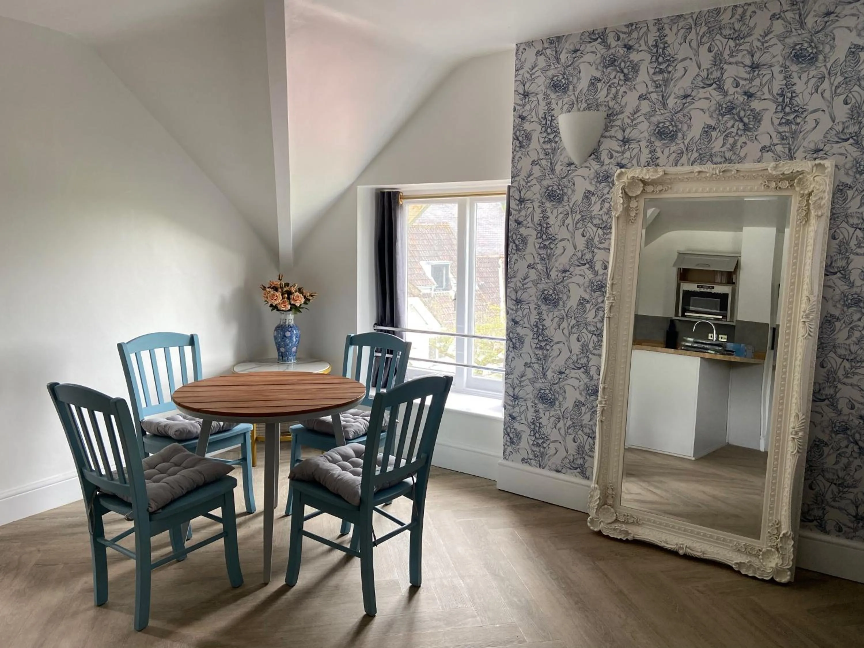 Kitchen or kitchenette in Croydon Hall