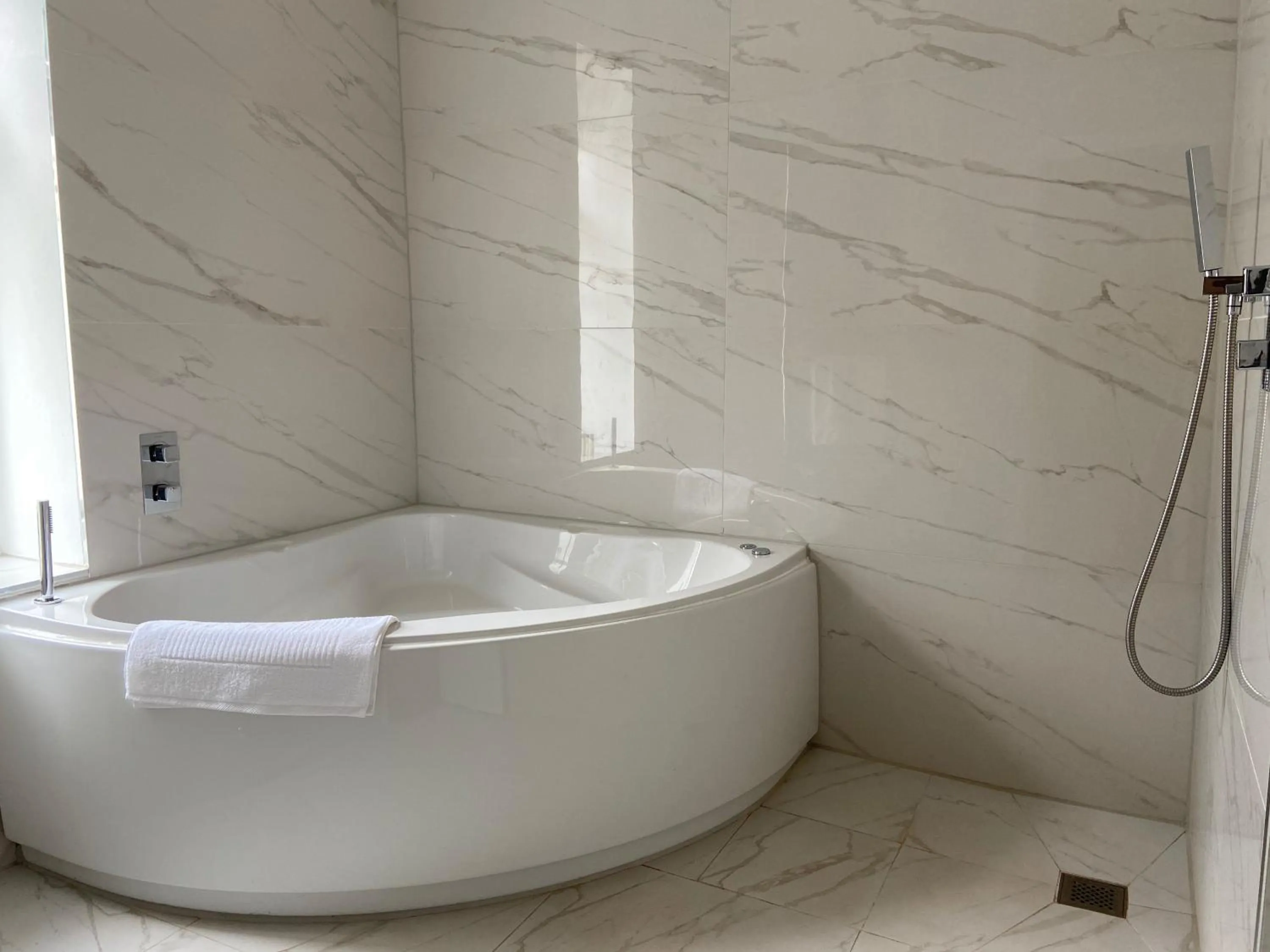 Shower in Croydon Hall