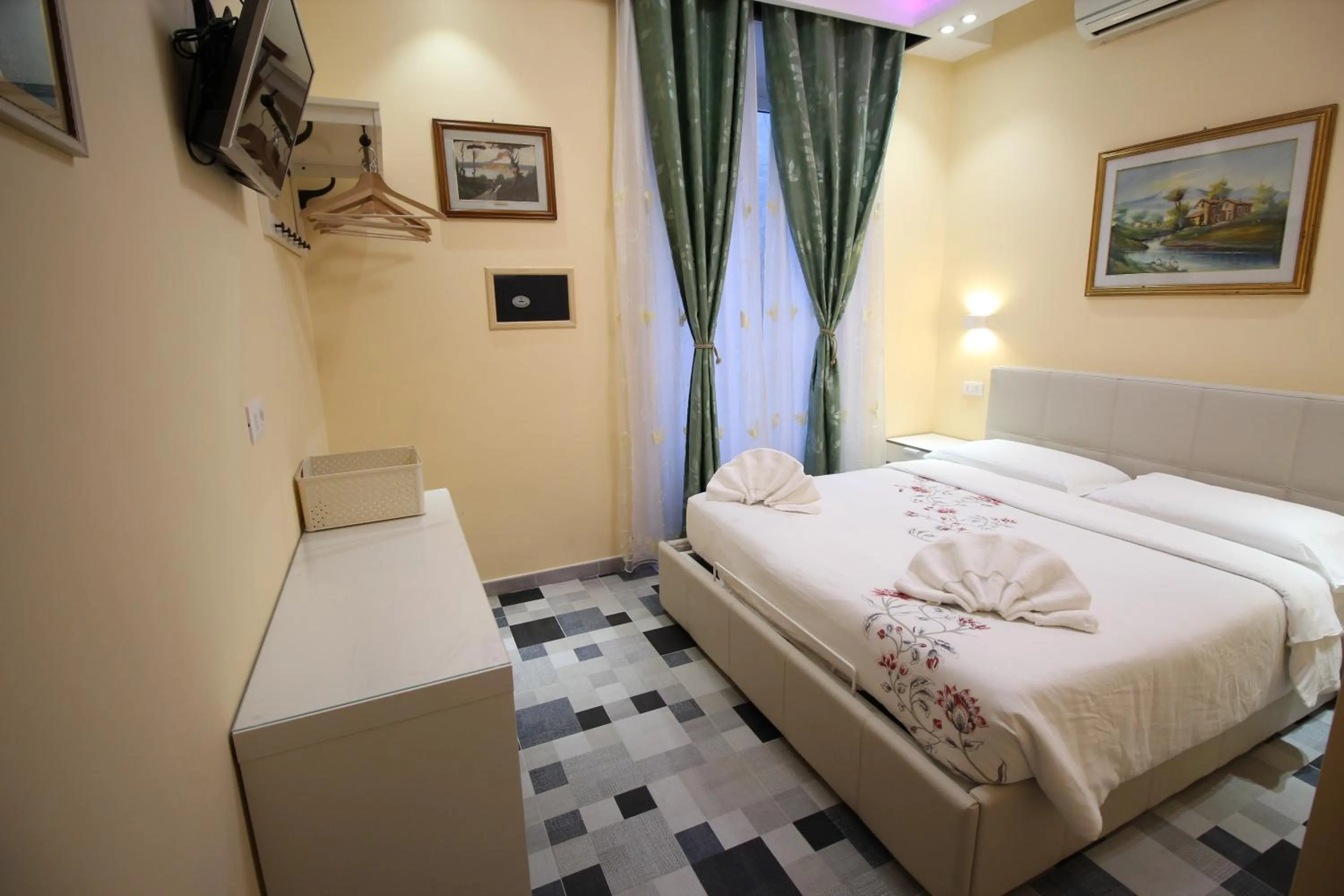 Bed in Quest House Lihong