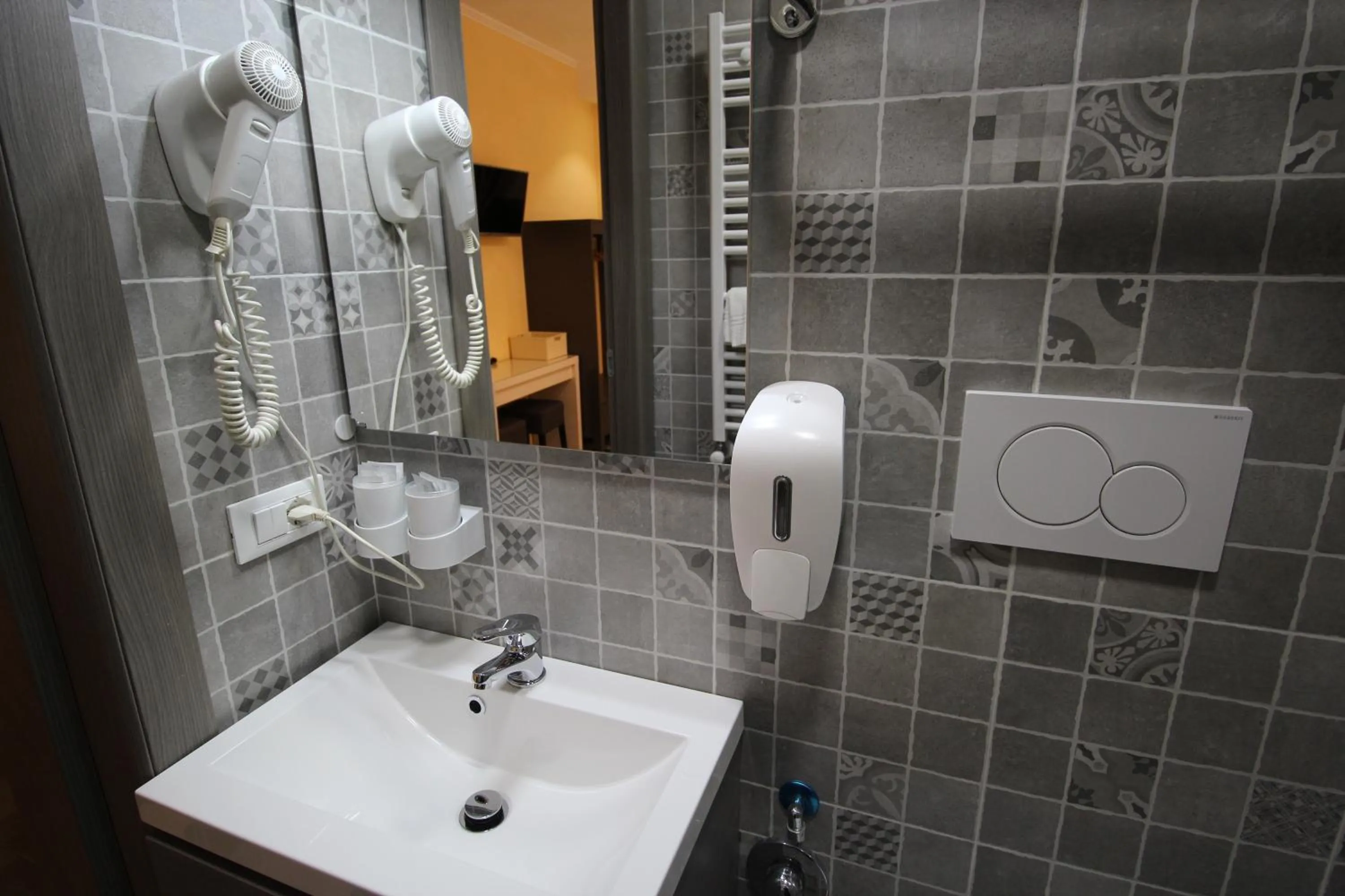 Shower in Quest House Lihong
