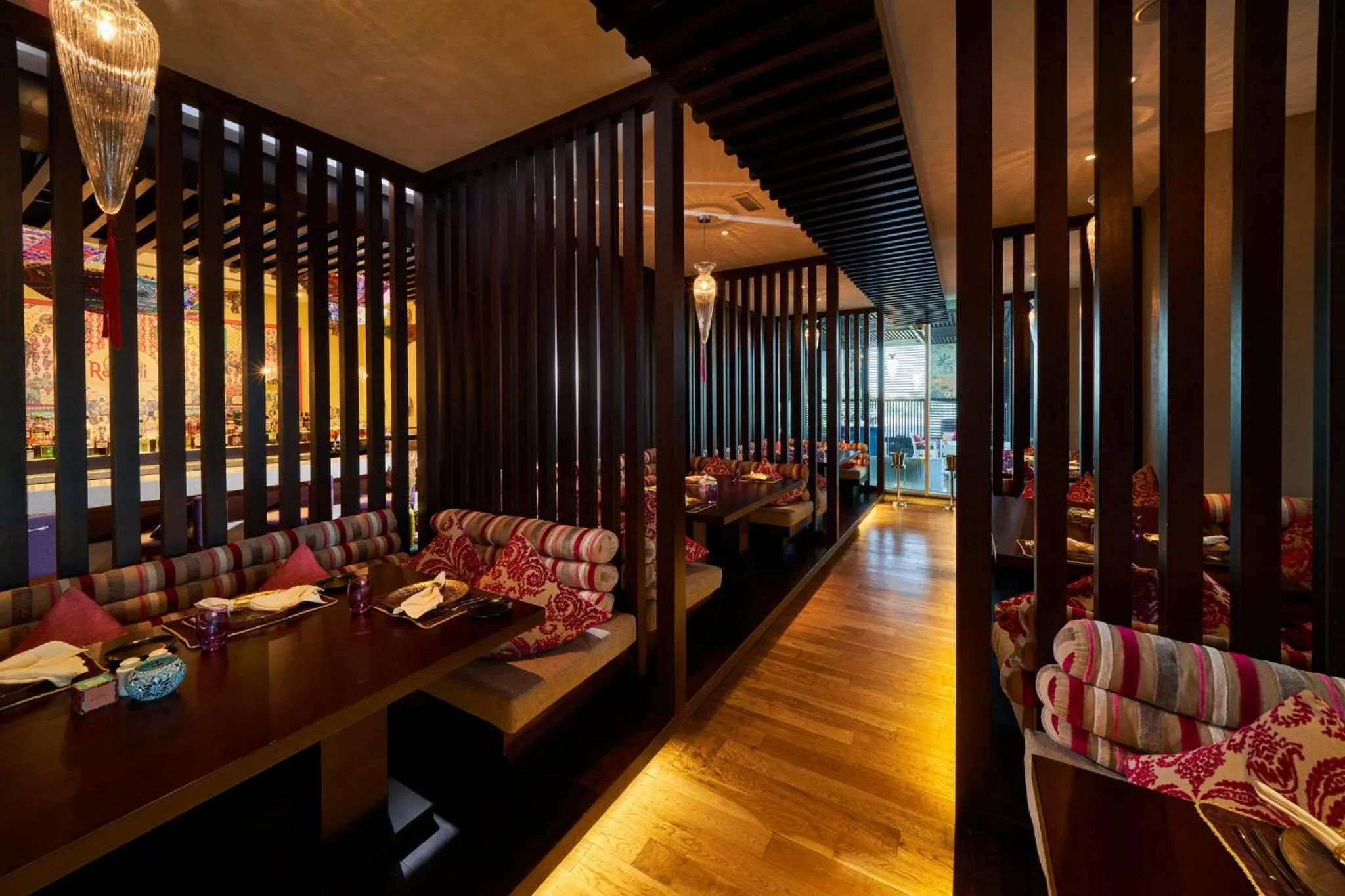 Restaurant/places to eat in Yas Plaza Marina by IHG