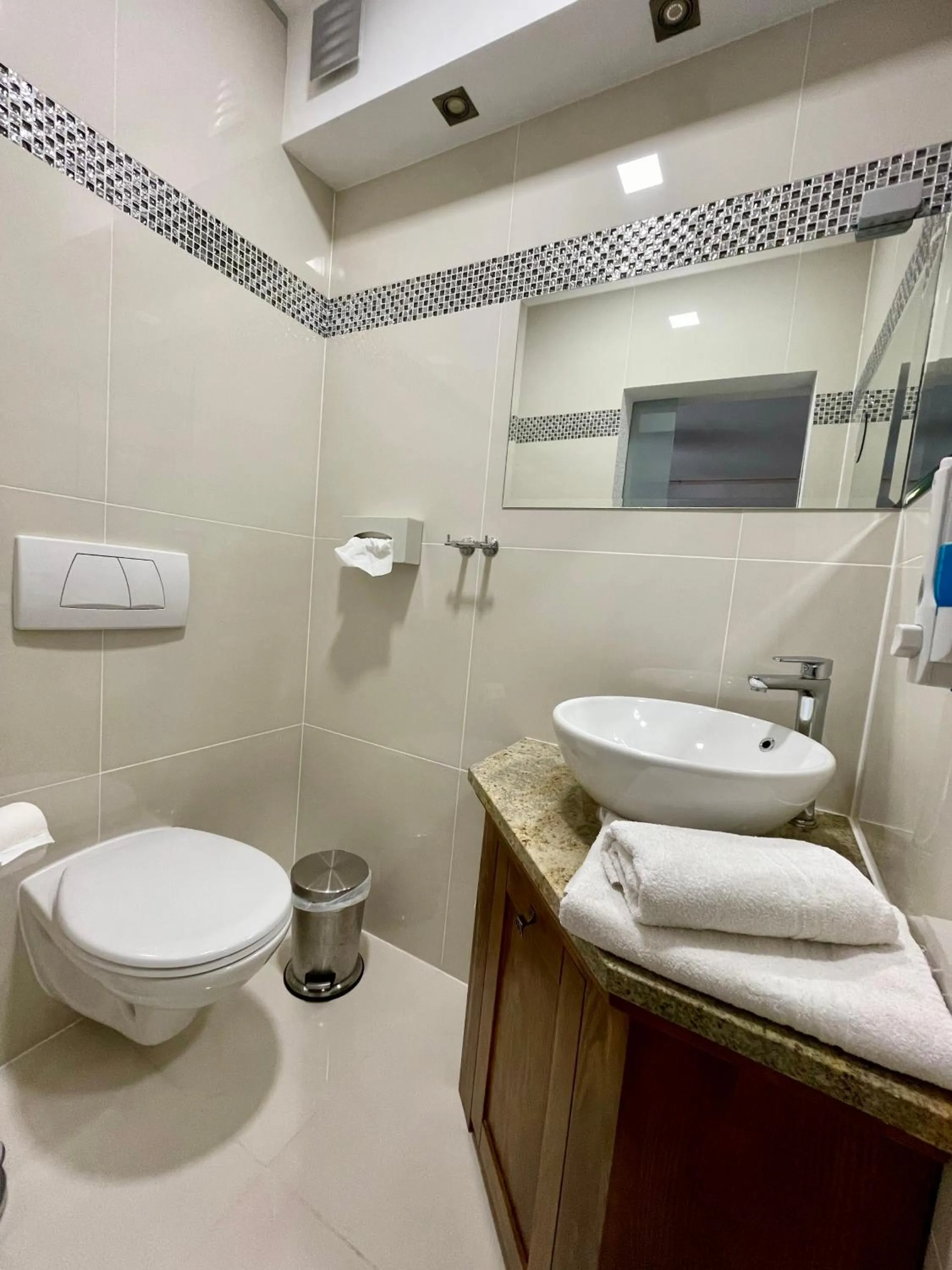 Bathroom in Hotel Italia