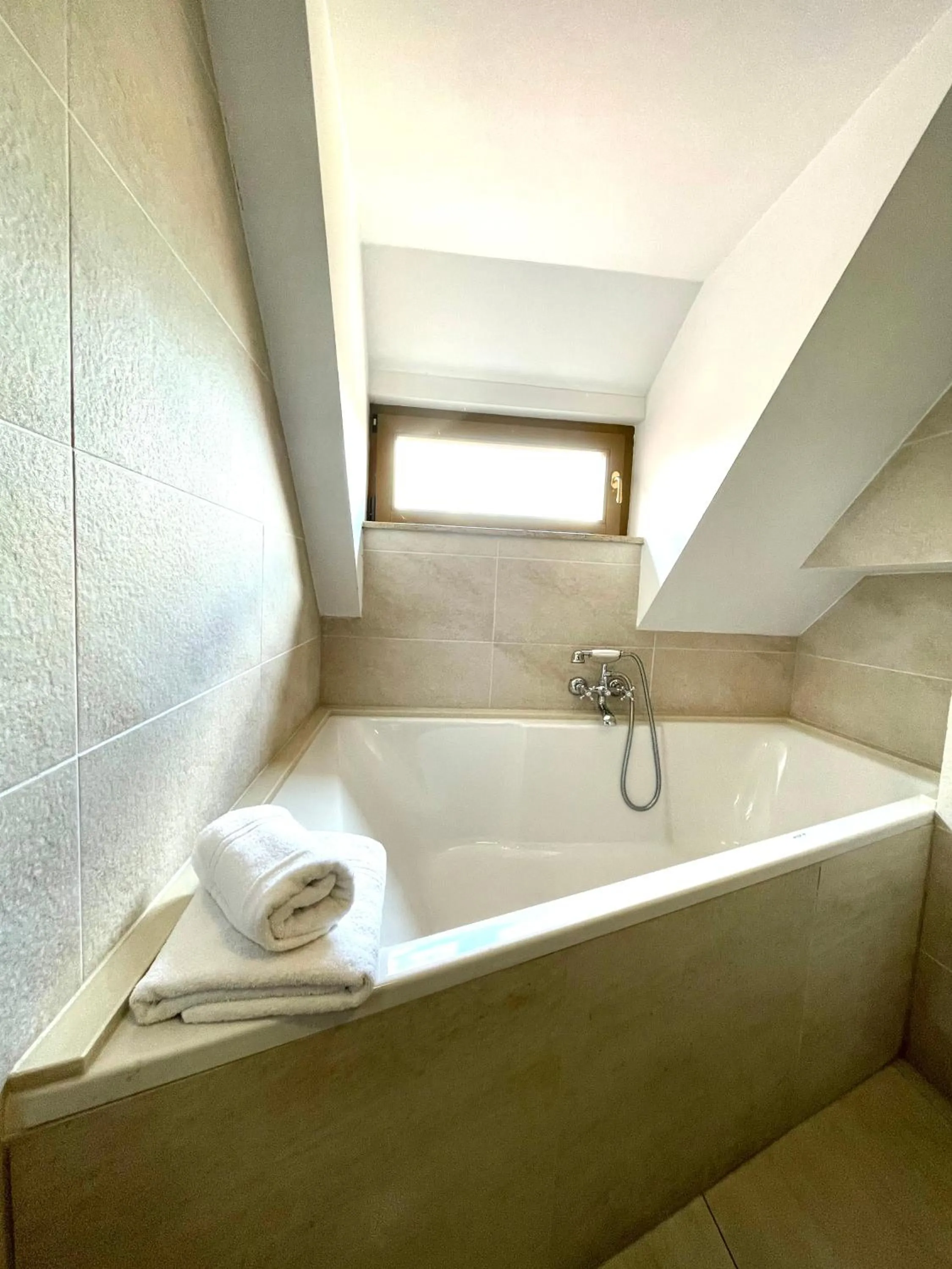 Bath in Hotel Italia