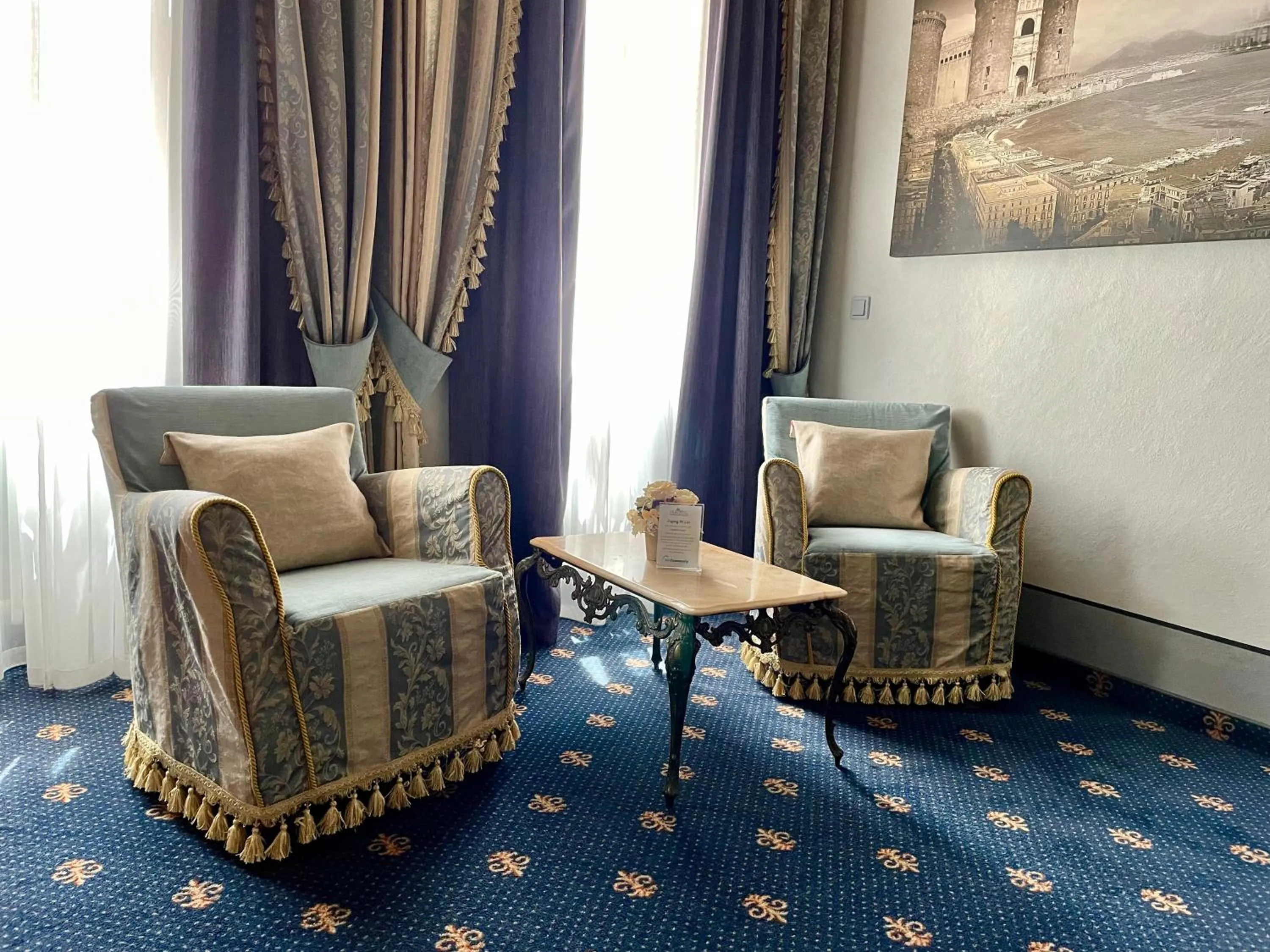 Seating area in Hotel Italia
