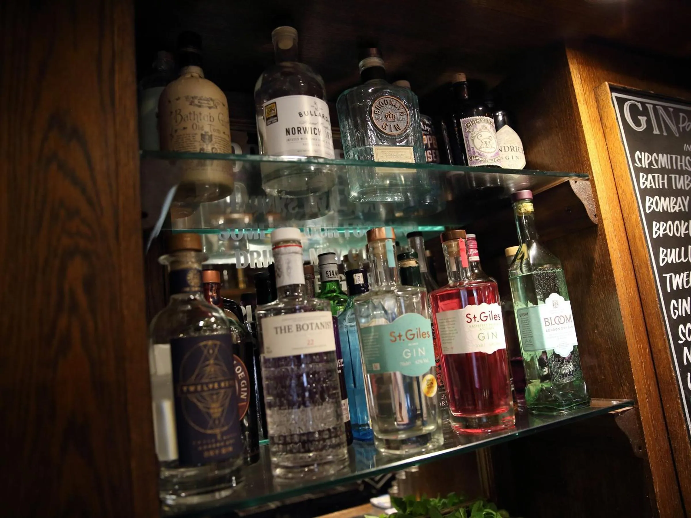 Lounge or bar in Recruiting Sergeant