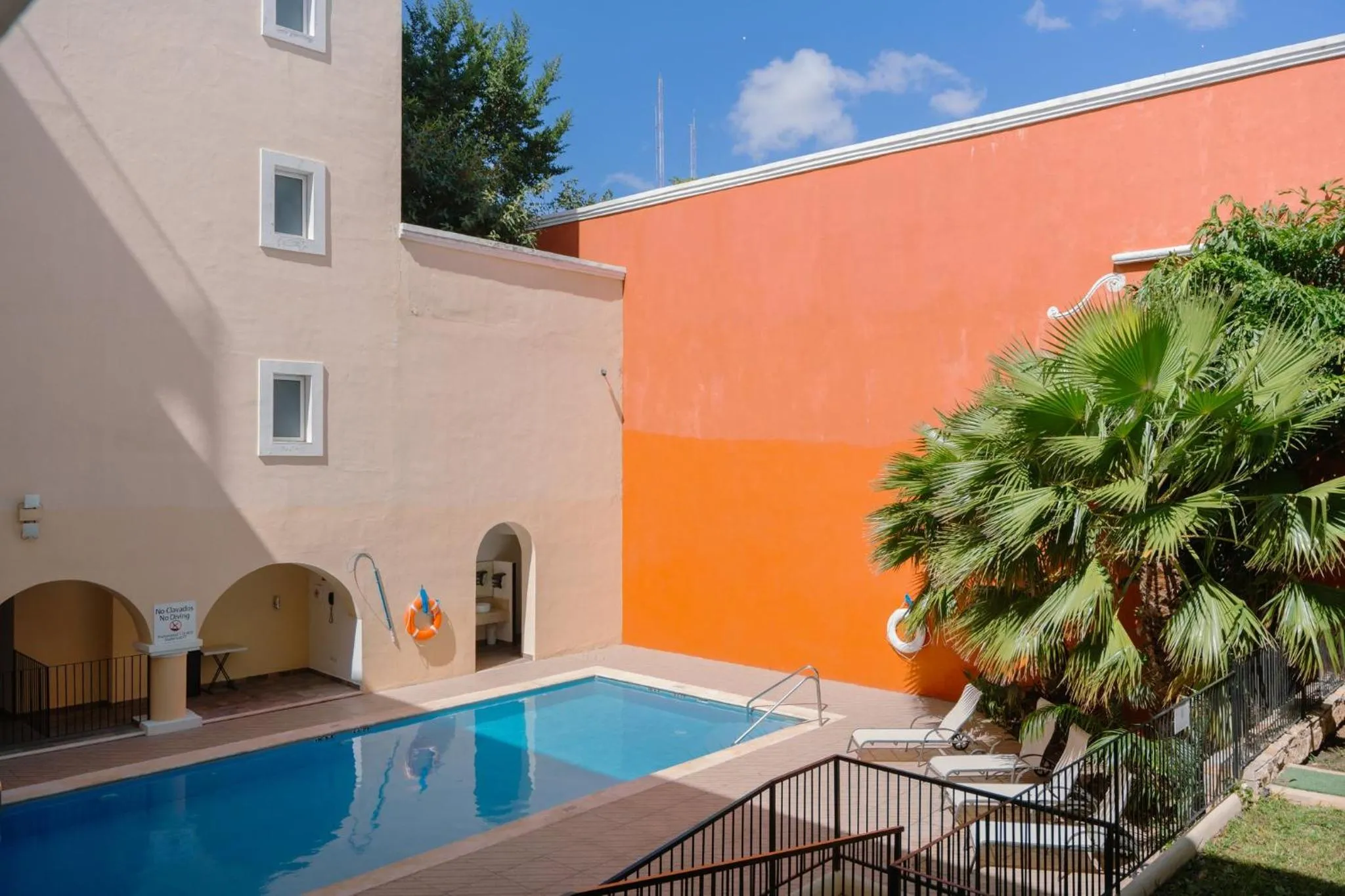 Swimming pool in Holiday Inn Express Merida Centro by IHG