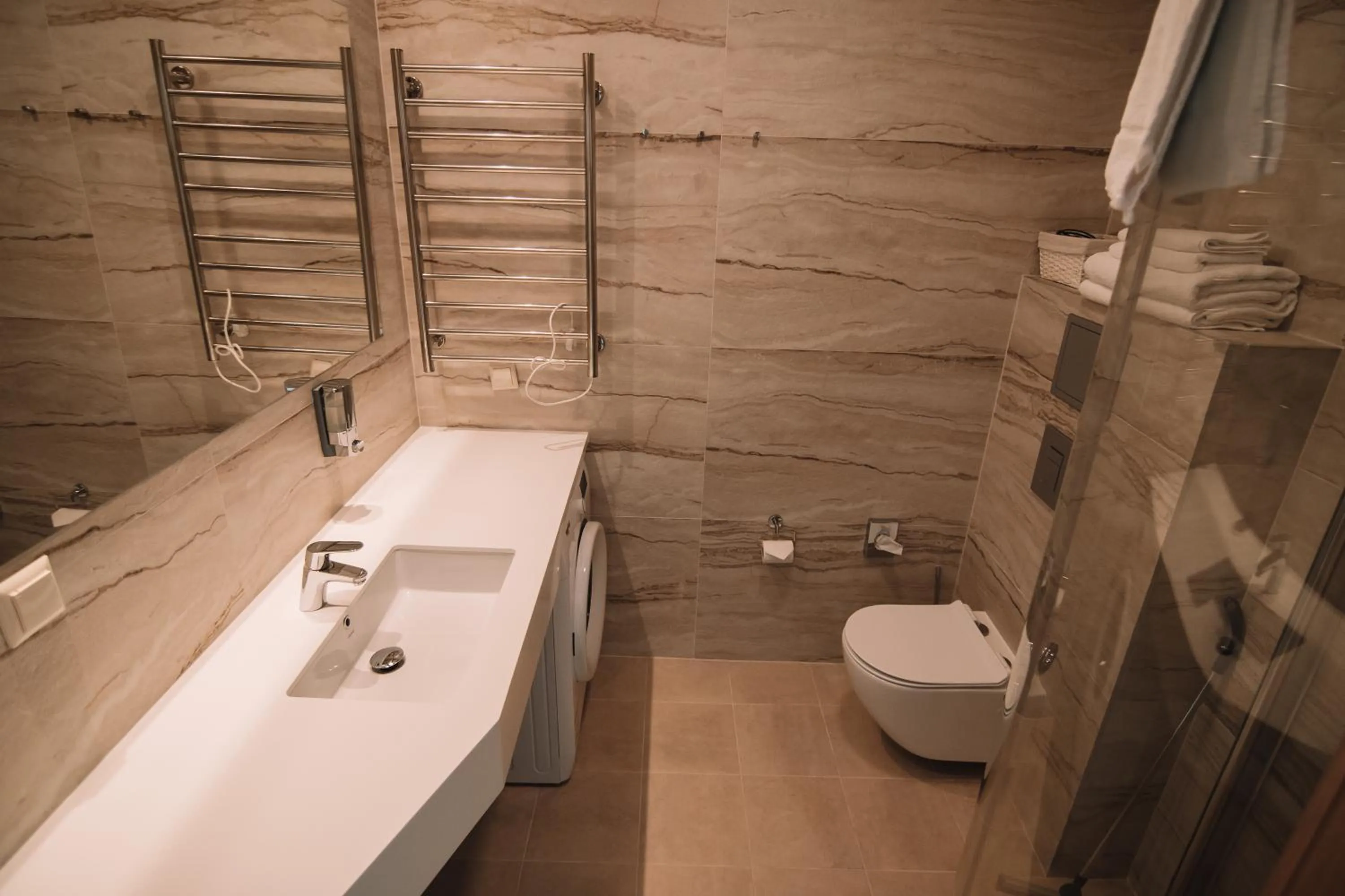 Shower in Merepargi ApartHotel & Cafe