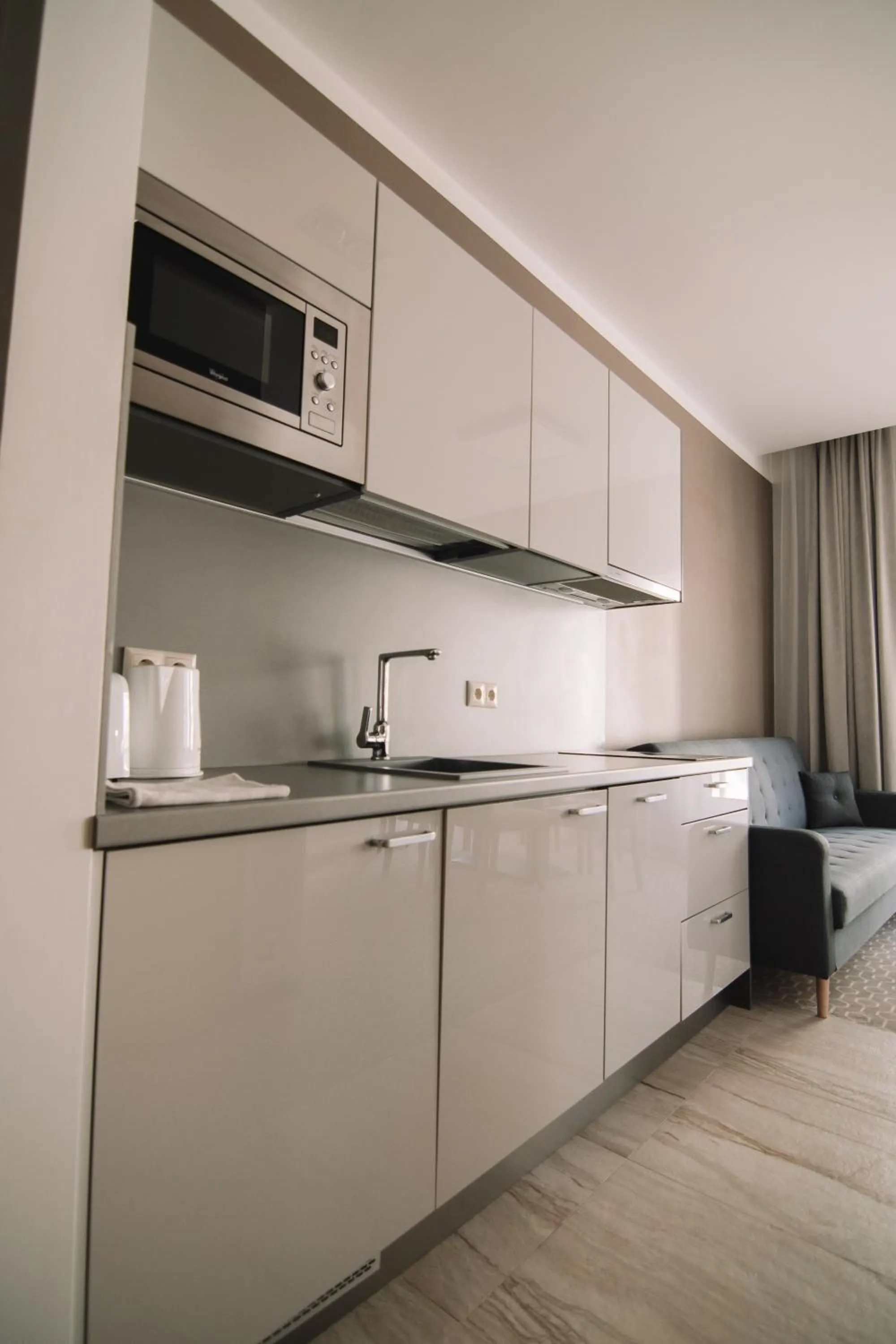 Kitchen or kitchenette in Merepargi ApartHotel & Cafe