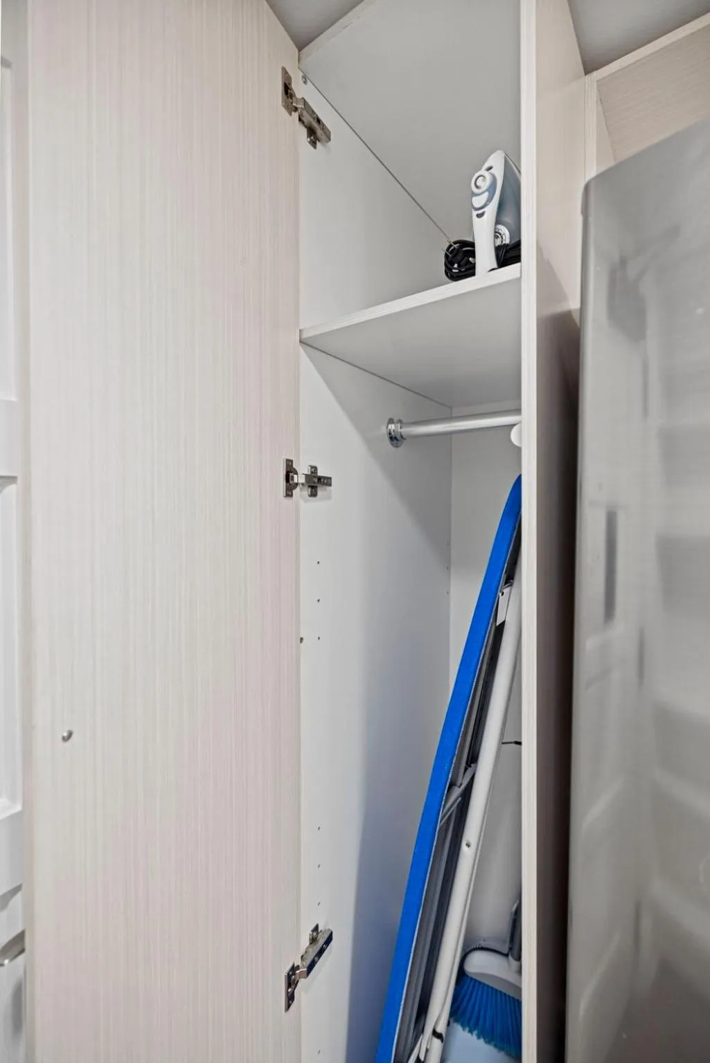 wardrobe in Placemakr Dupont Circle