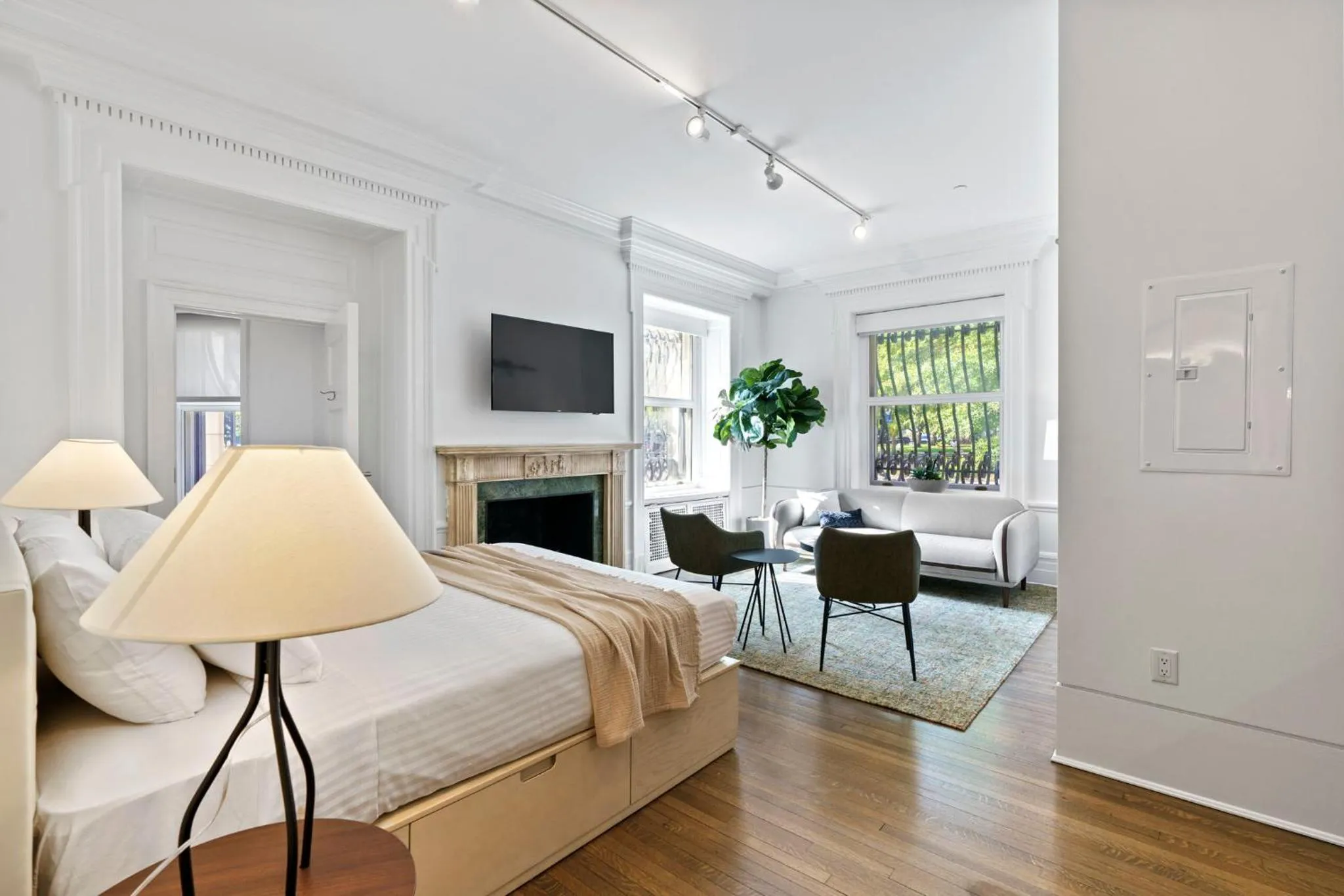 Photo of the whole room, Bed in Placemakr Dupont Circle