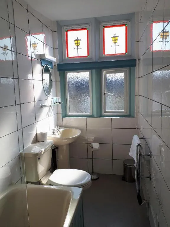 Bathroom in OYO No 3