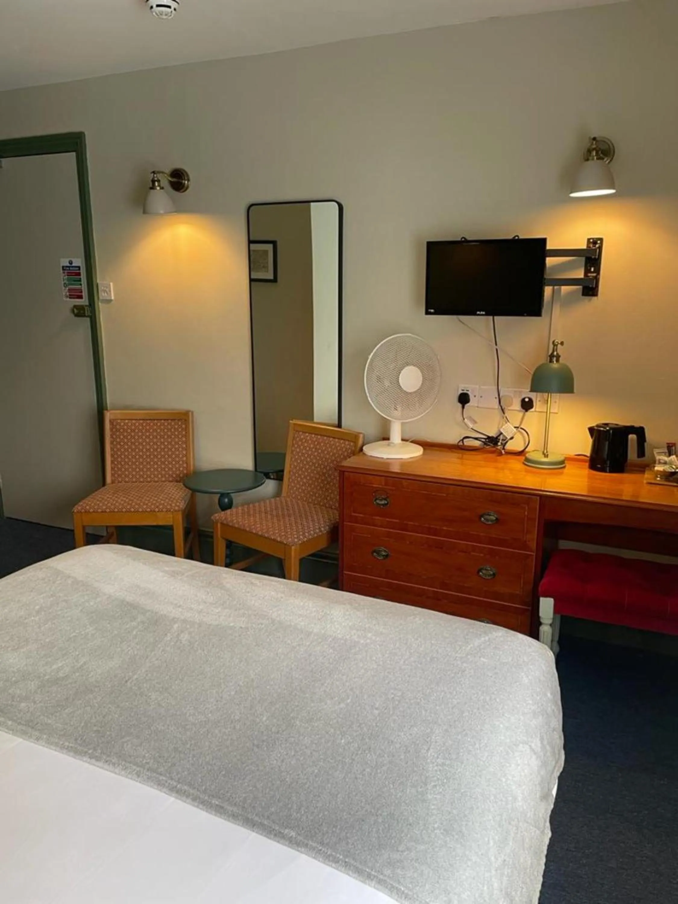 Bedroom, Bed in OYO No 3