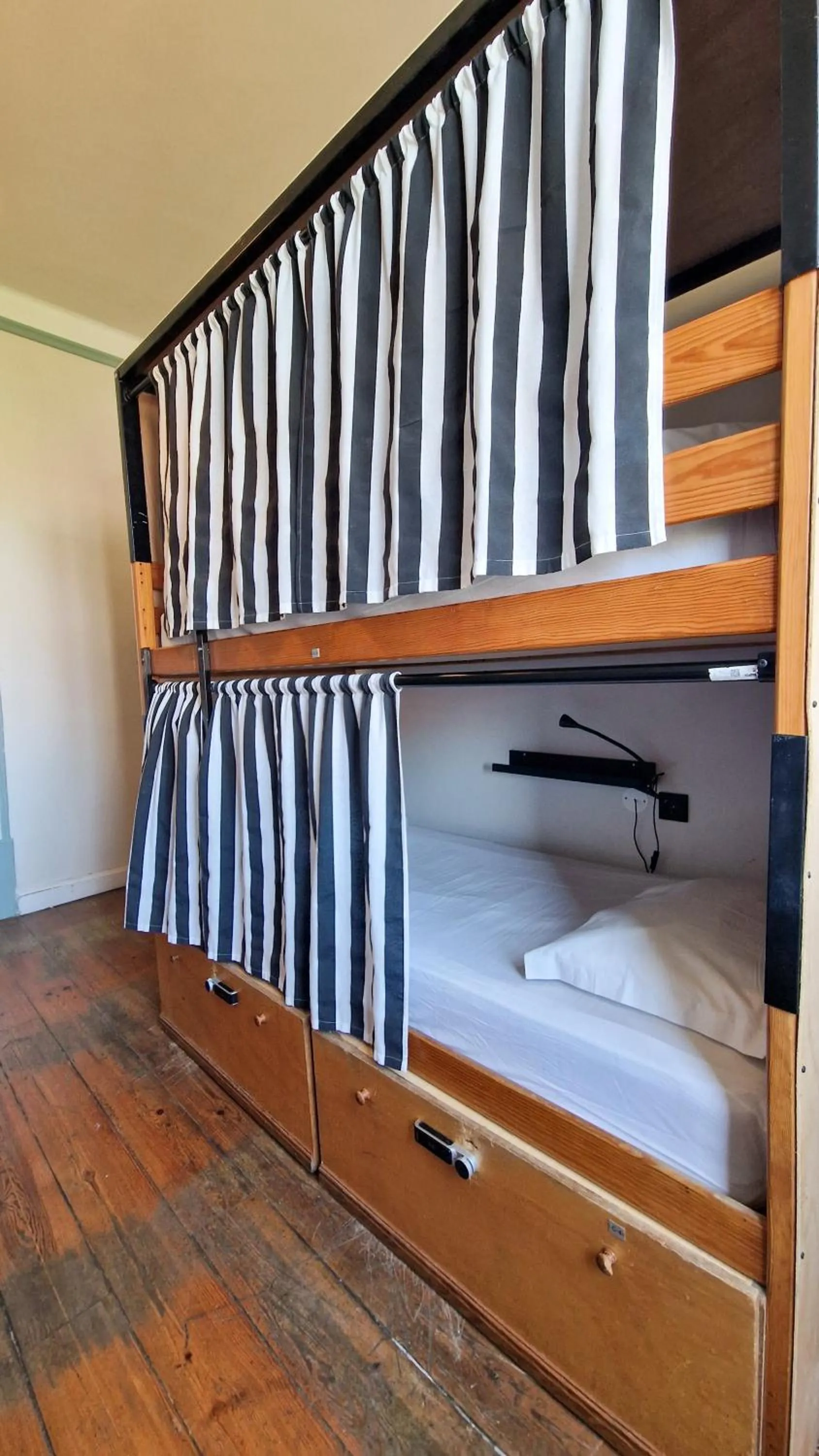 bunk bed, Bed in Rossio Hostel