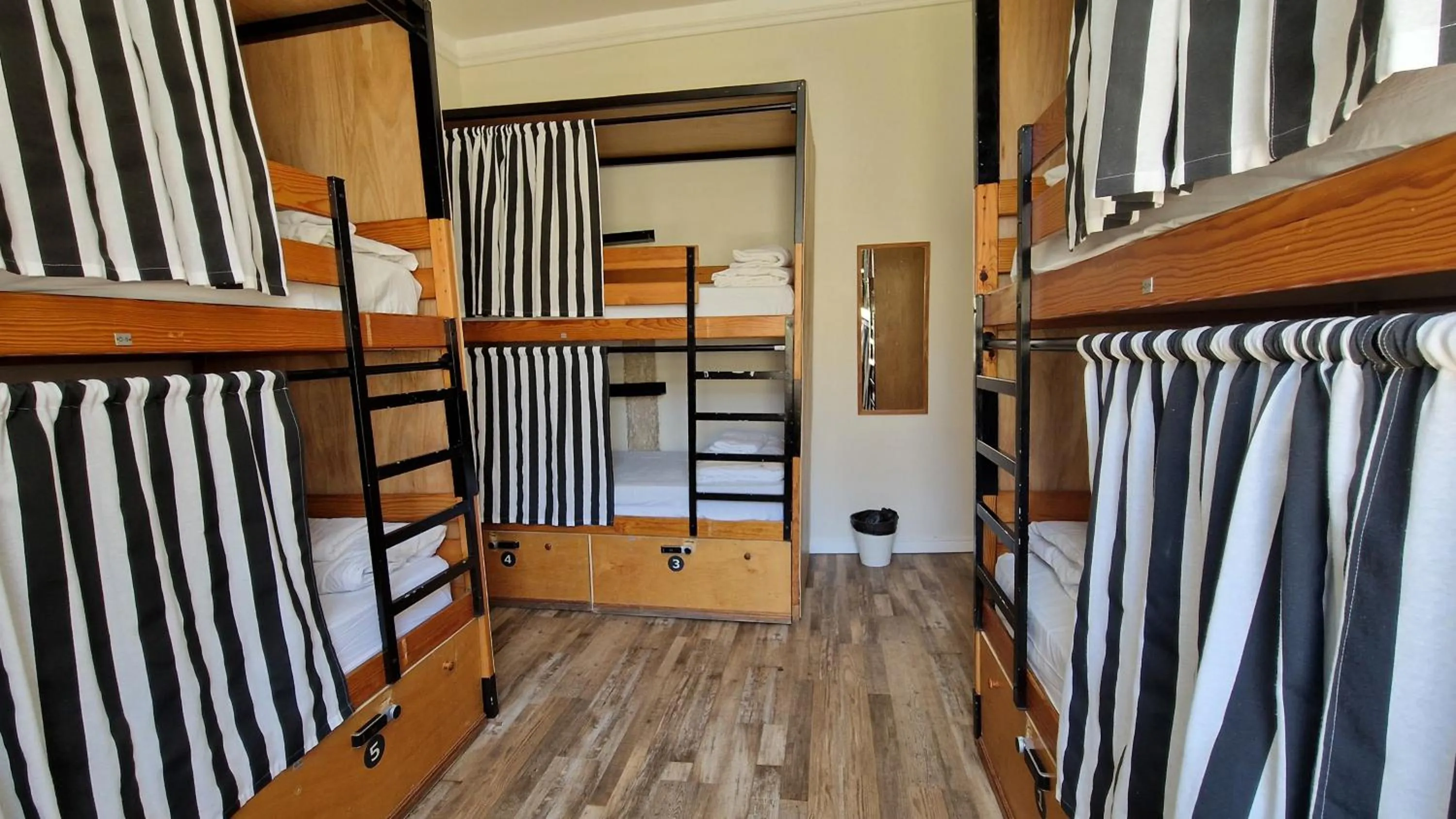 bunk bed, Bed in Rossio Hostel