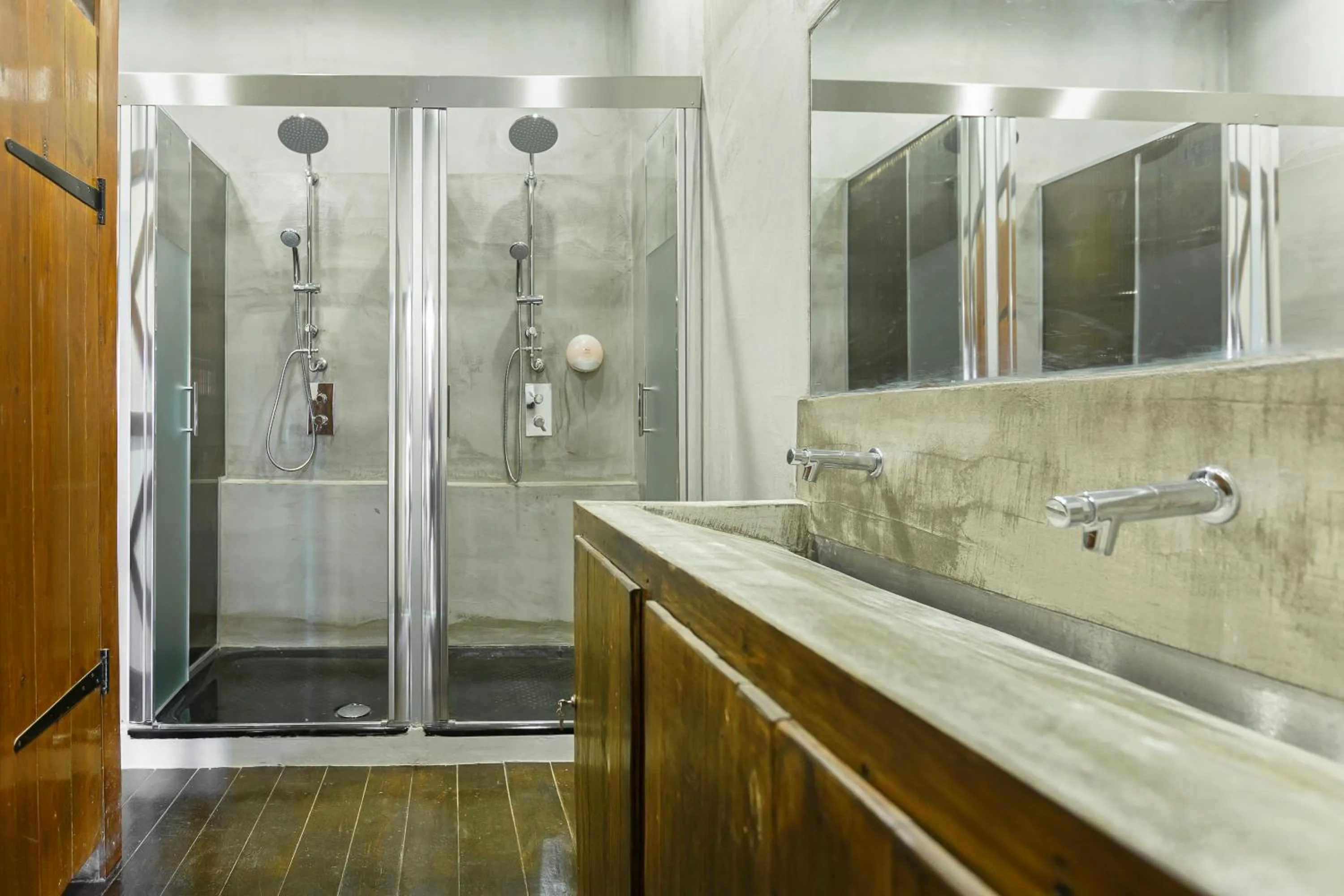 Shower in Rossio Hostel