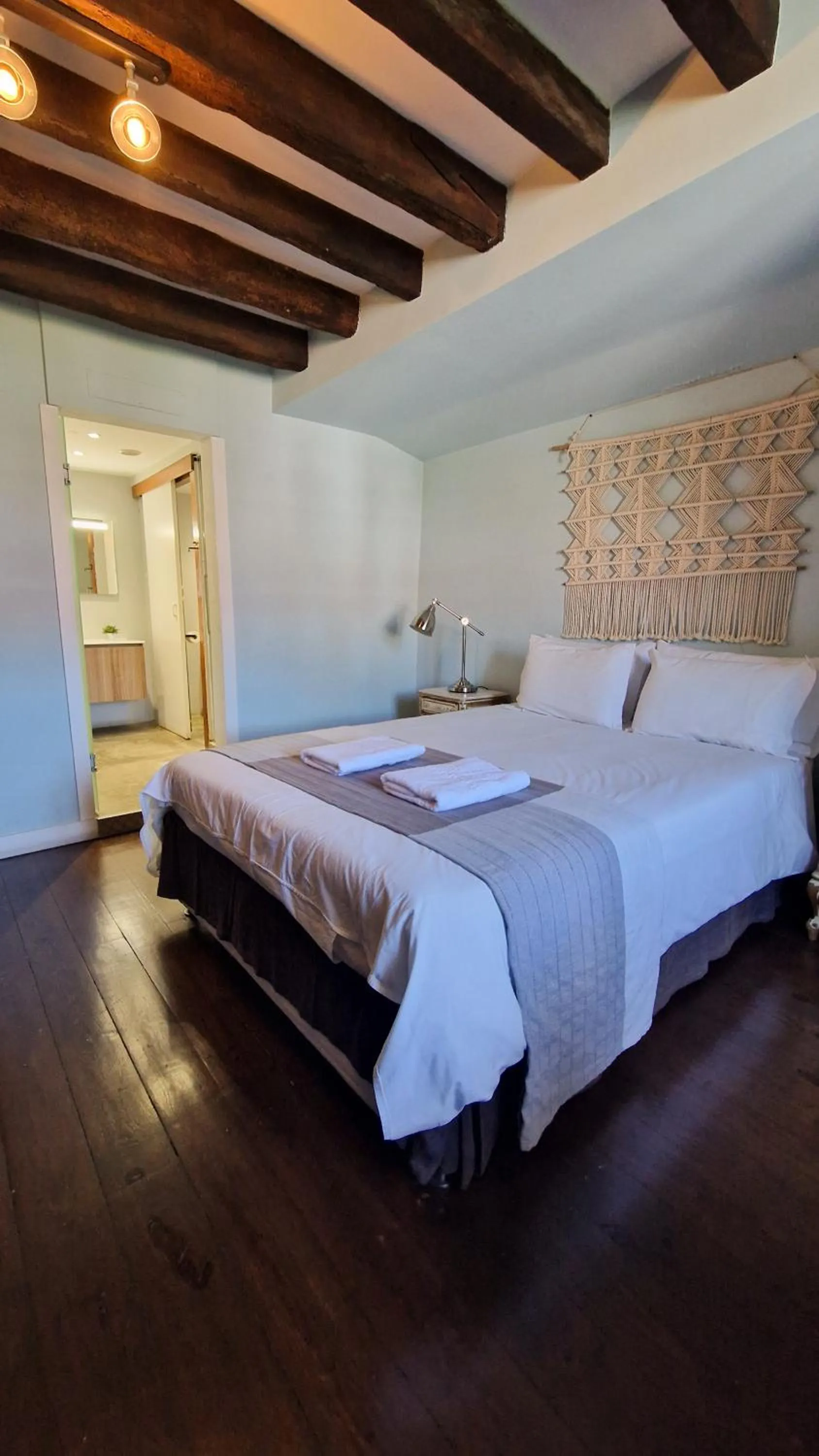 Bathroom, Bed in Rossio Hostel