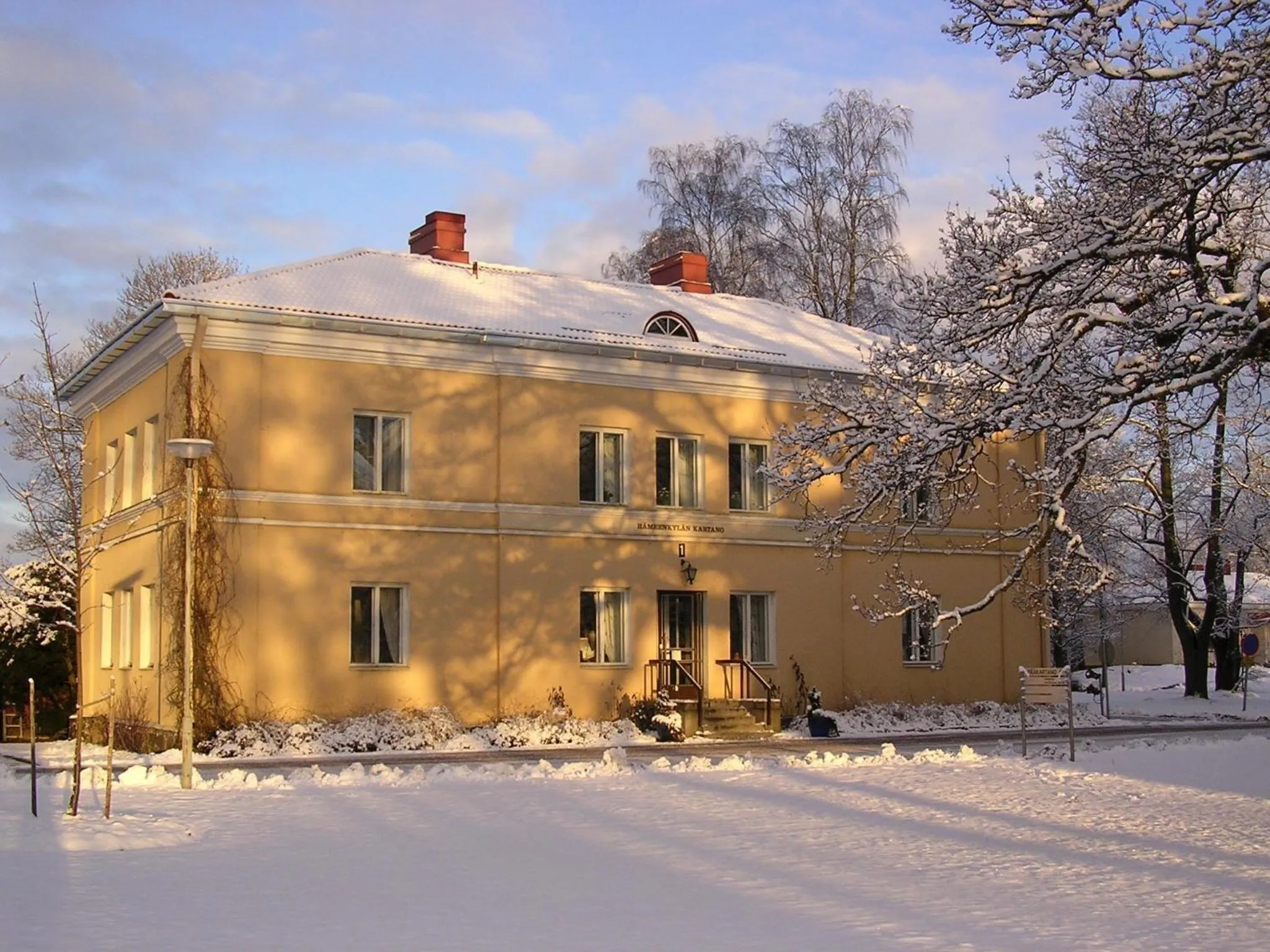 Facade/entrance in Hämeenkylän Kartano