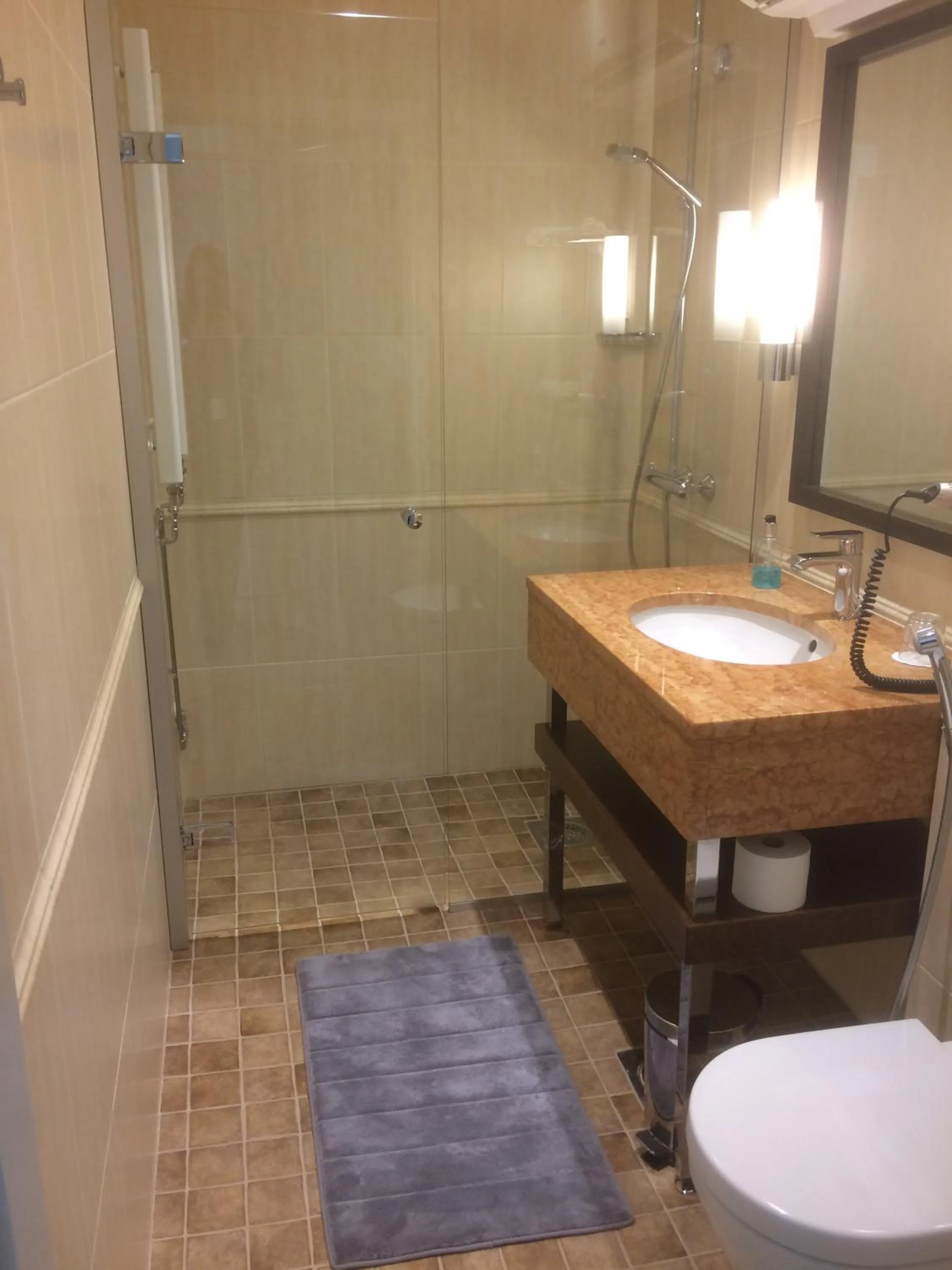 Shower in Hämeenkylän Kartano